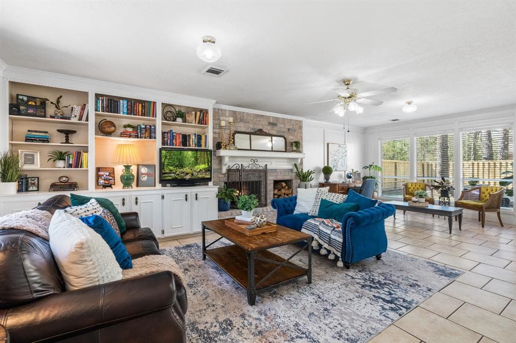 9 Silktassel Ln
