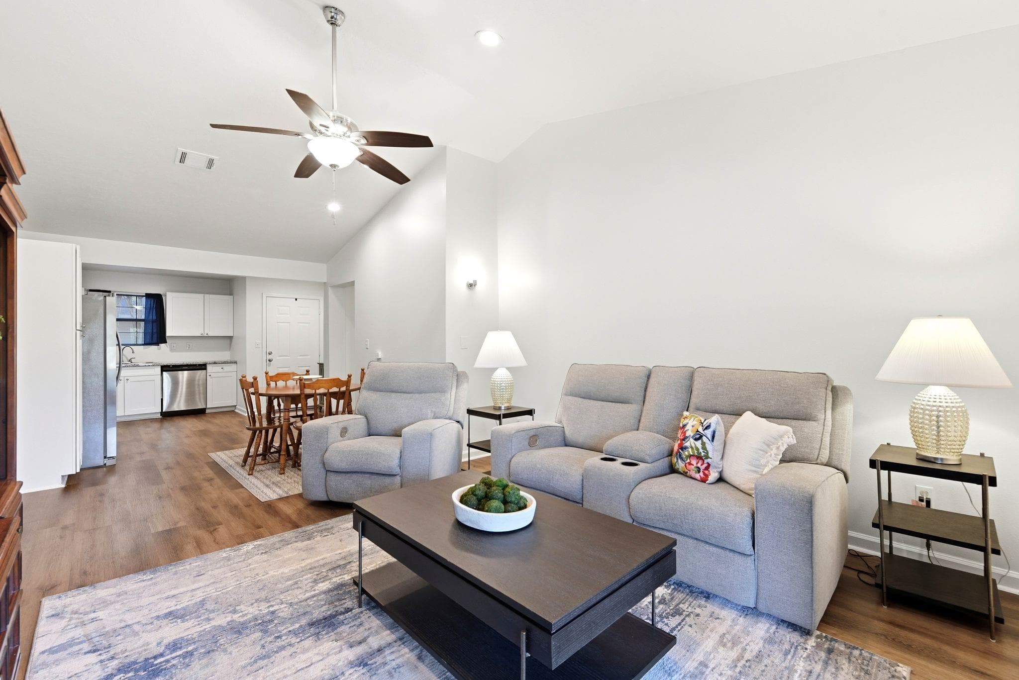 3495 Balboa Cir