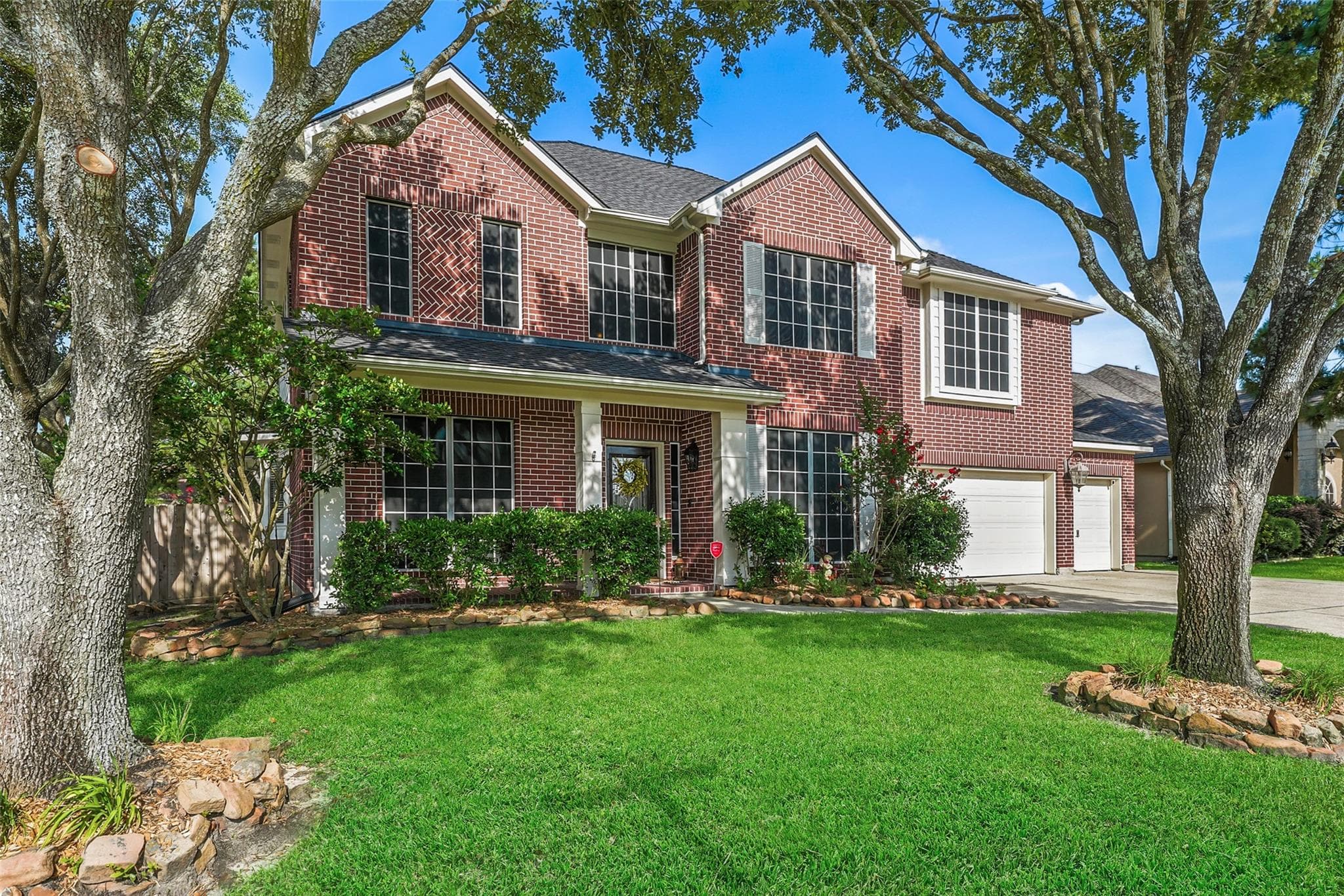 8802 Silver Lure Dr
