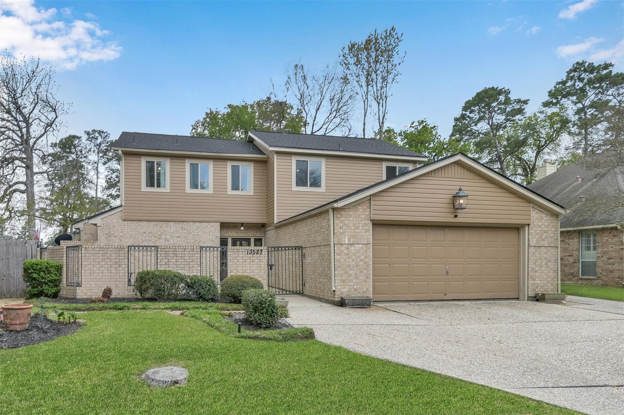 13527 Summer Hill Dr