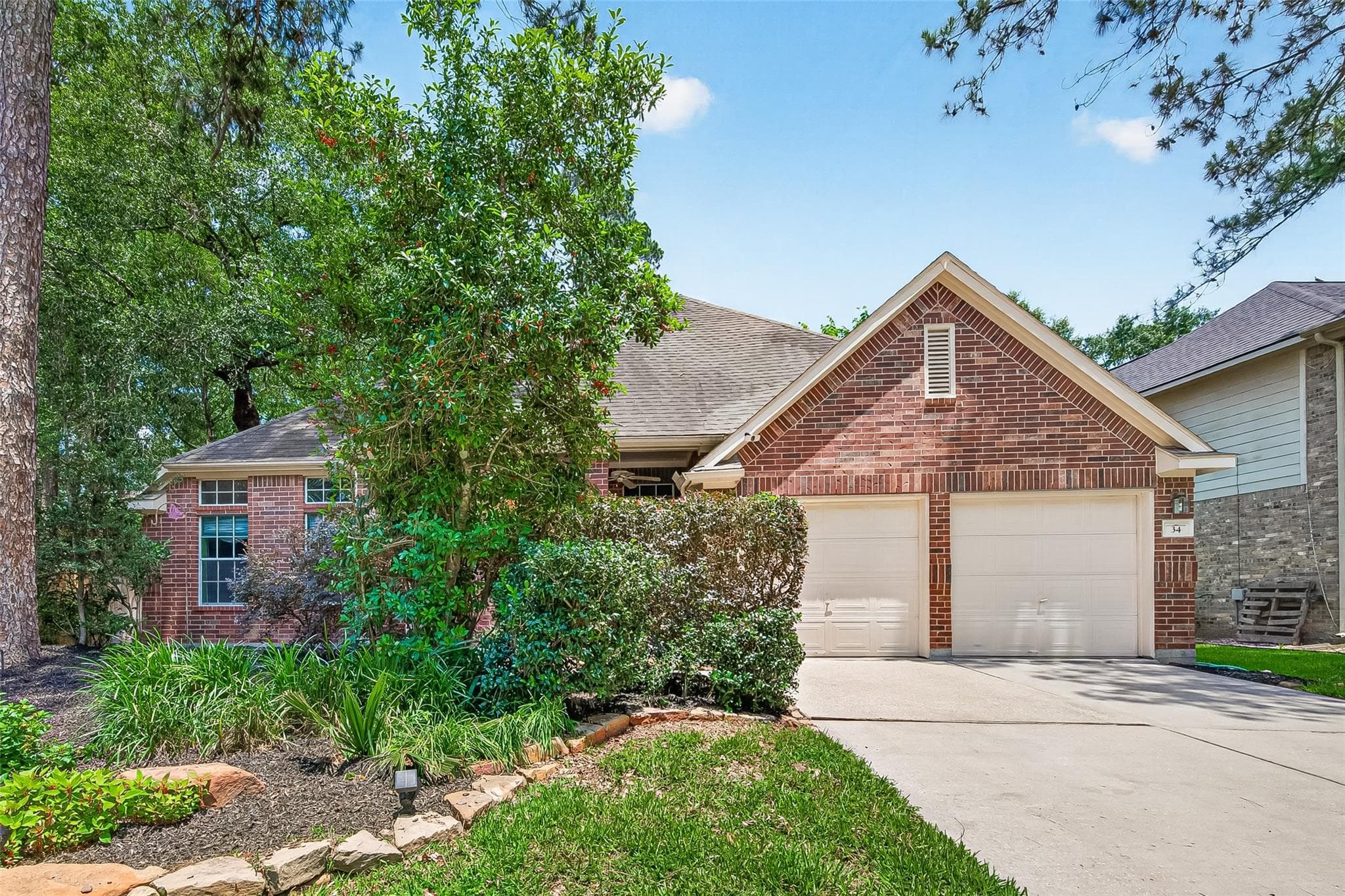 34 Nila Grove Ct