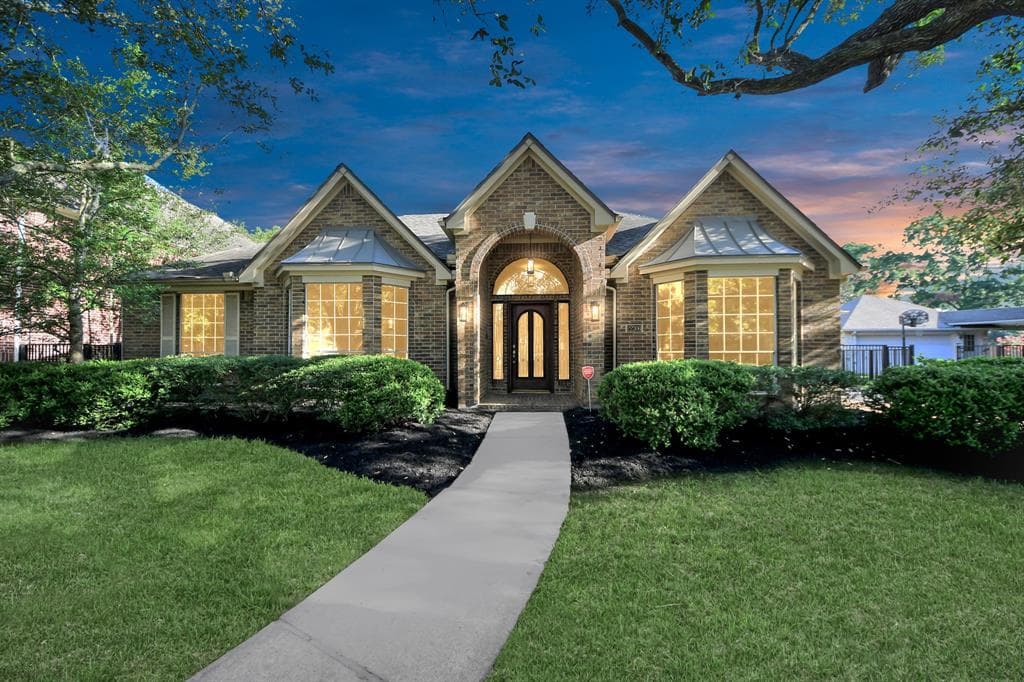 22306 Fairbay Dr