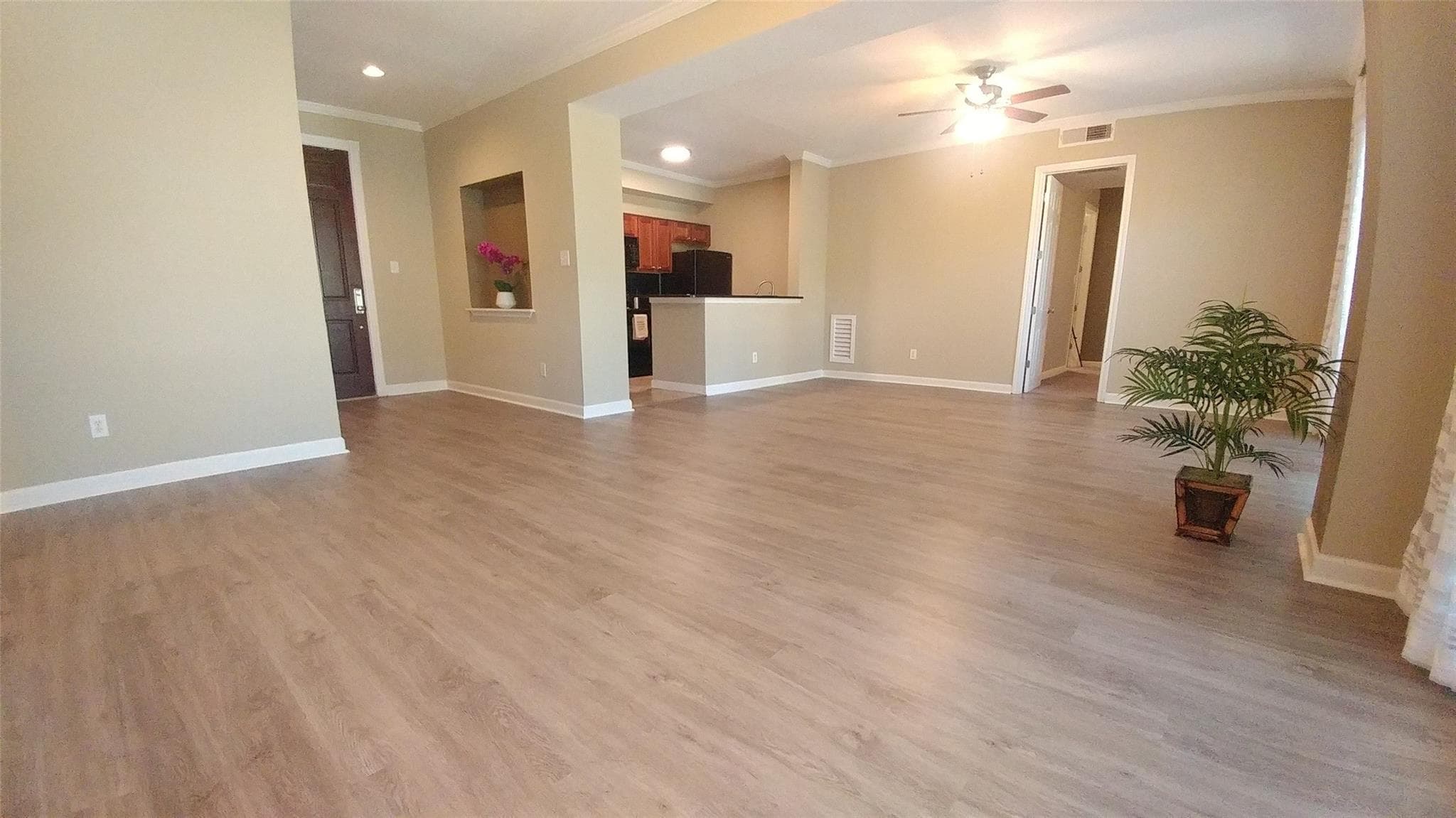 4515 Briar Hollow Pl Apt 306