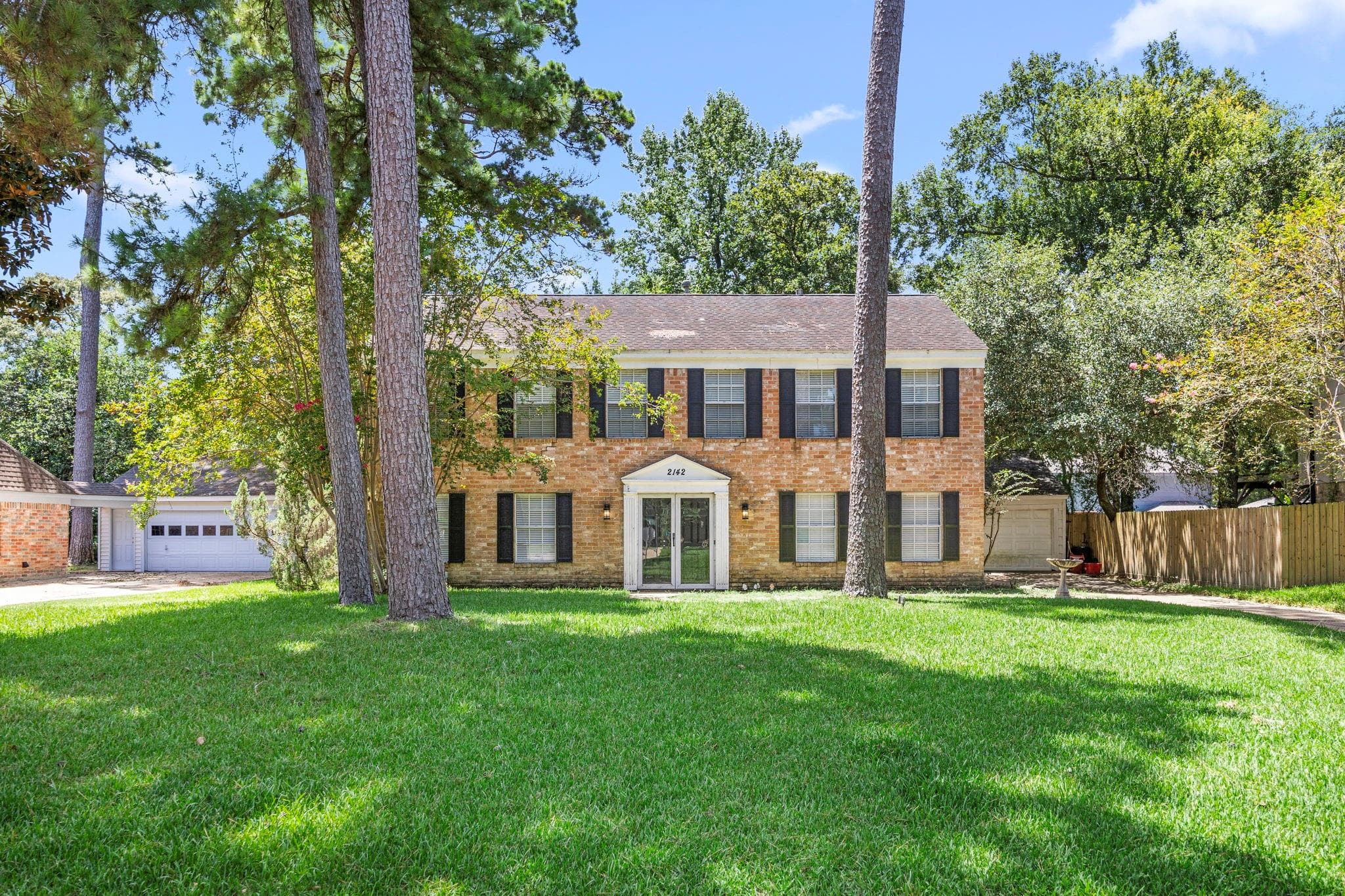 2142 Parkdale Dr