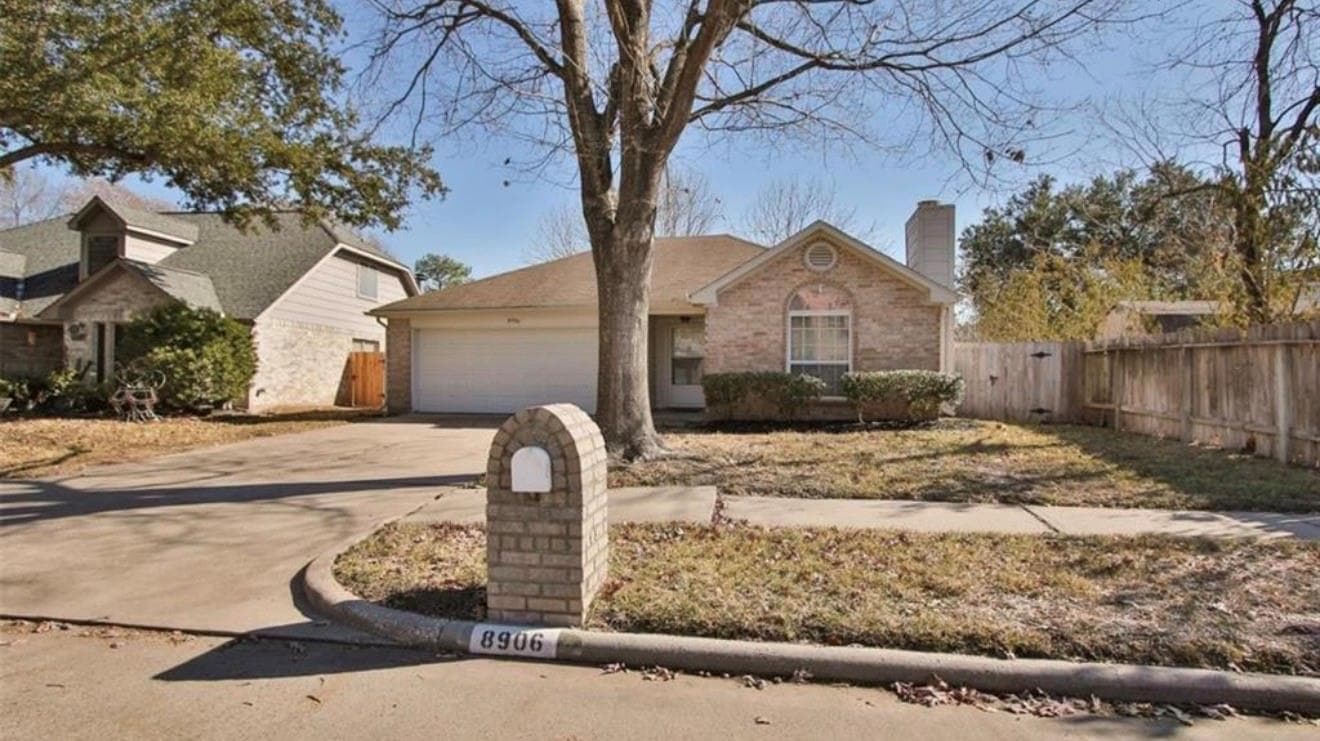 8906 Mattison Dr