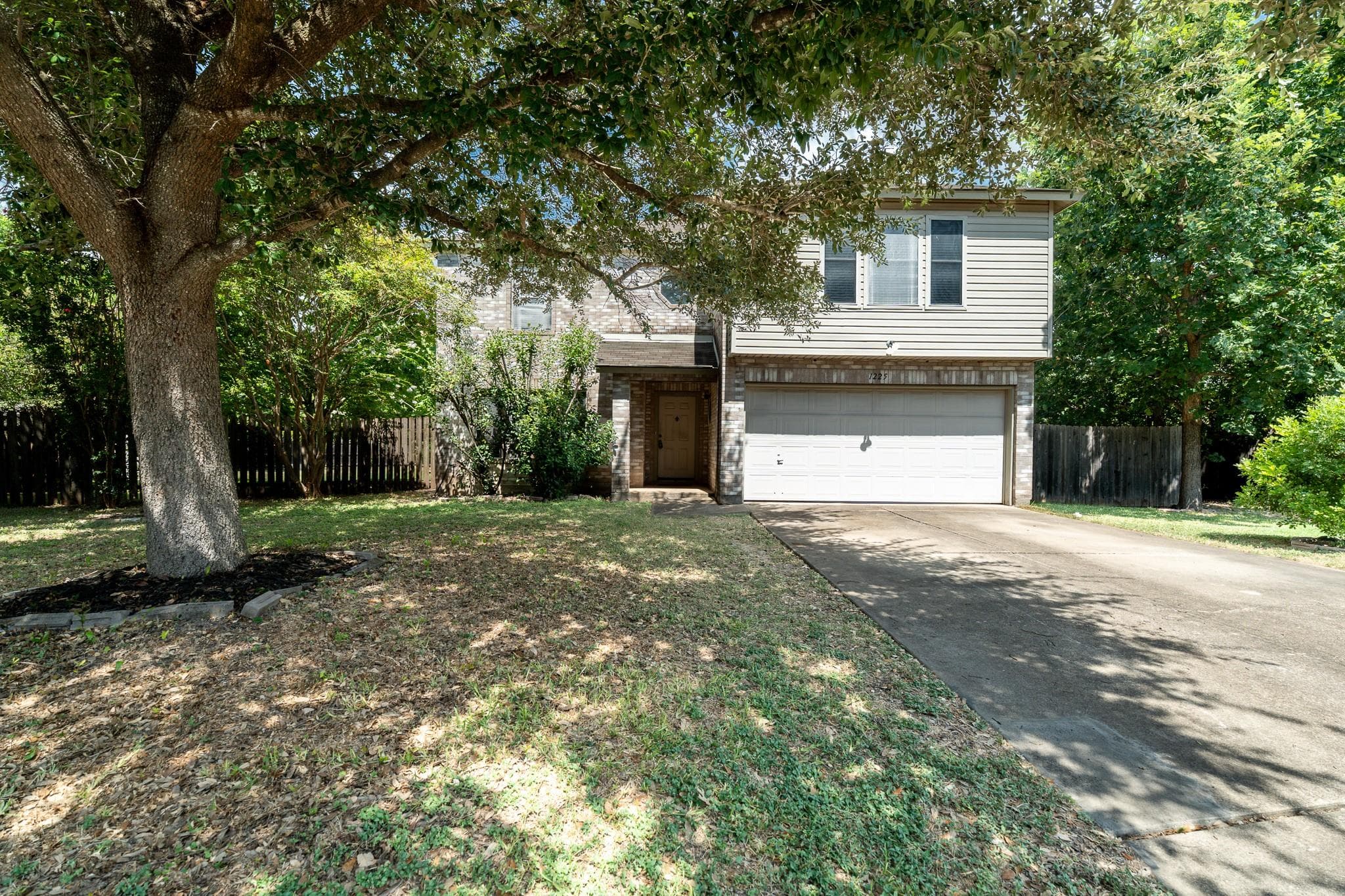 1225 Minerva St