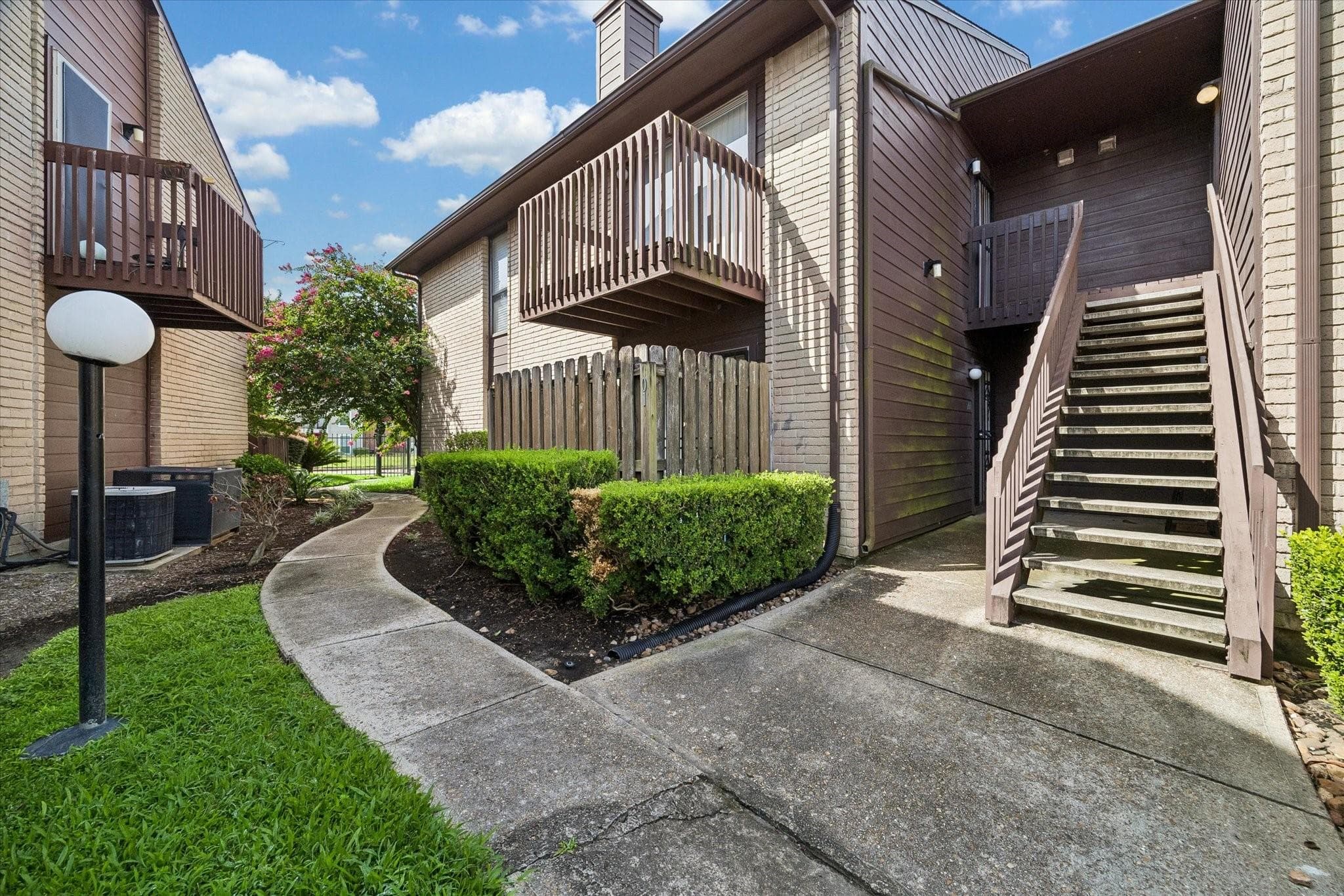 12905 Woodforest Blvd Apt 201