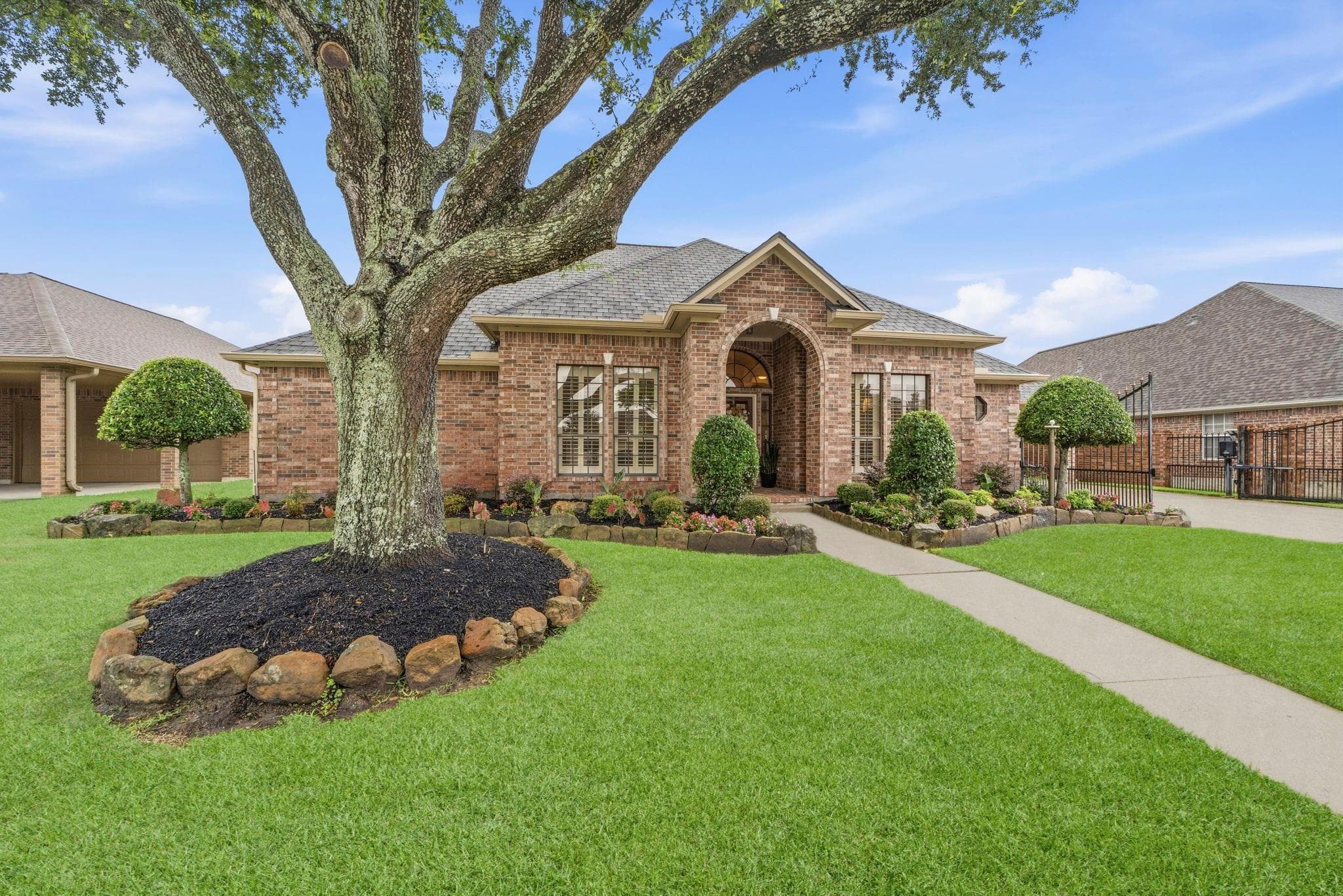 2314 E Lawther Dr