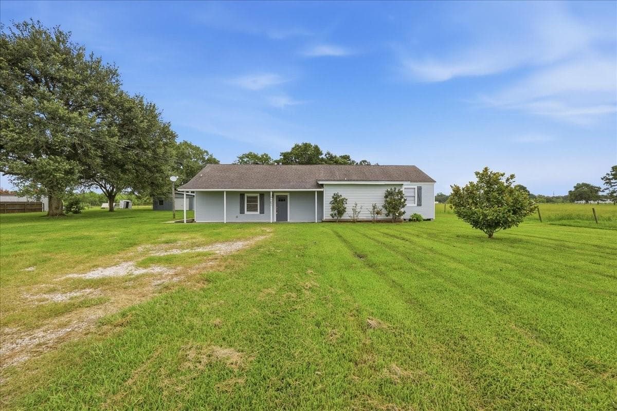 17261 County Line Rd