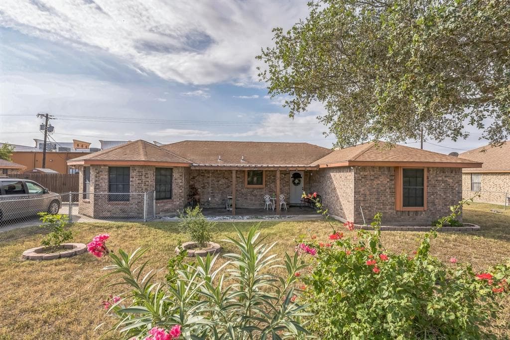 1201 Mesquite Dr