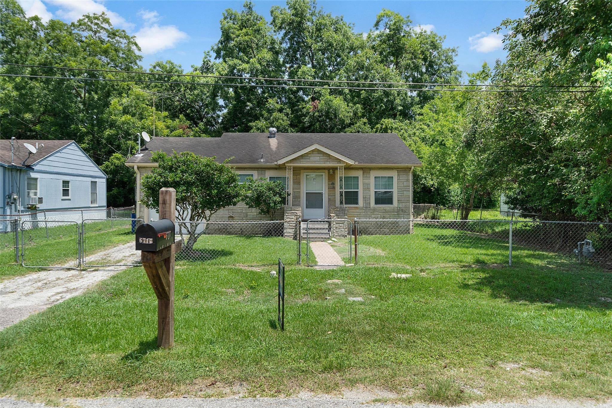 6717 Carver Ave