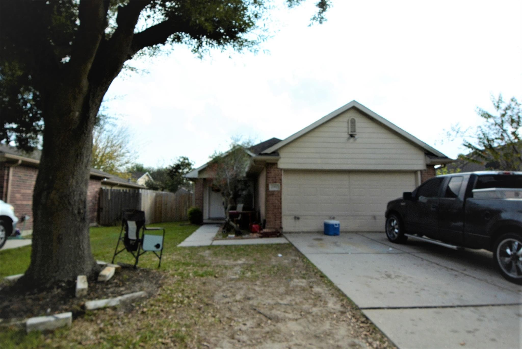 2207 Falling Oaks Rd