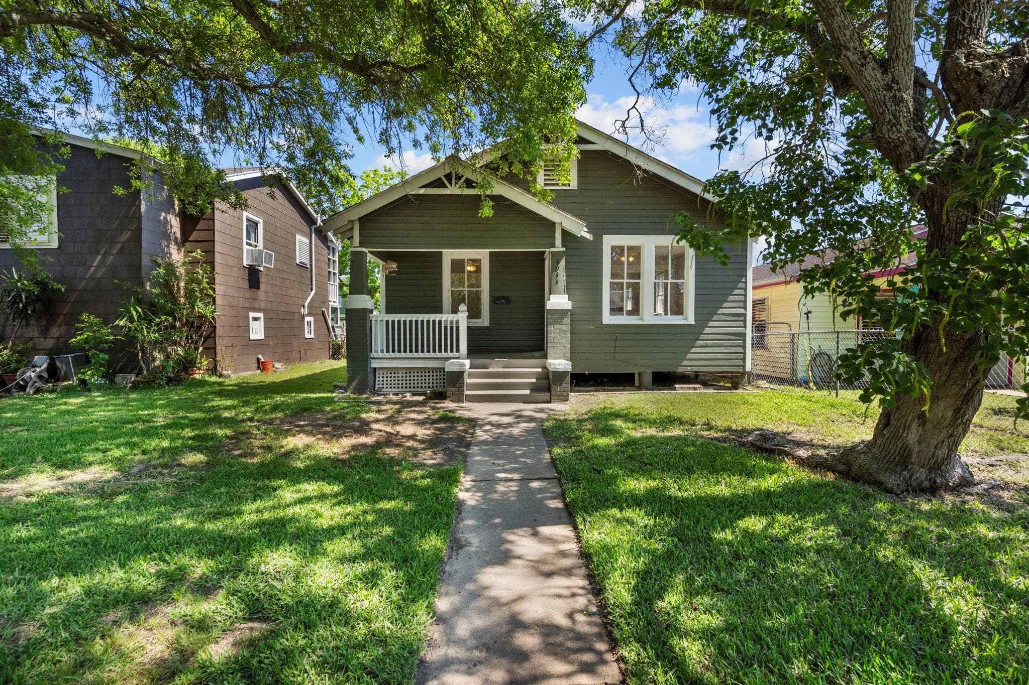 4911 Avenue P 1/2