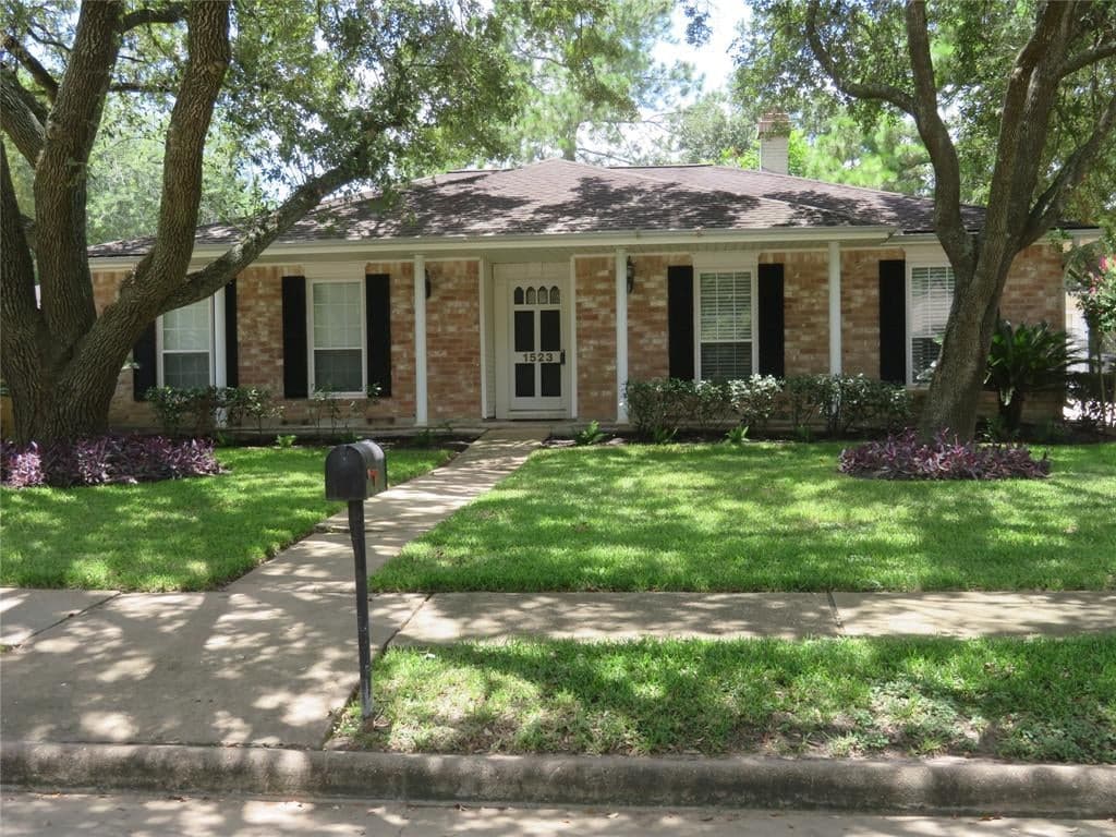 1523 Briarbank Dr