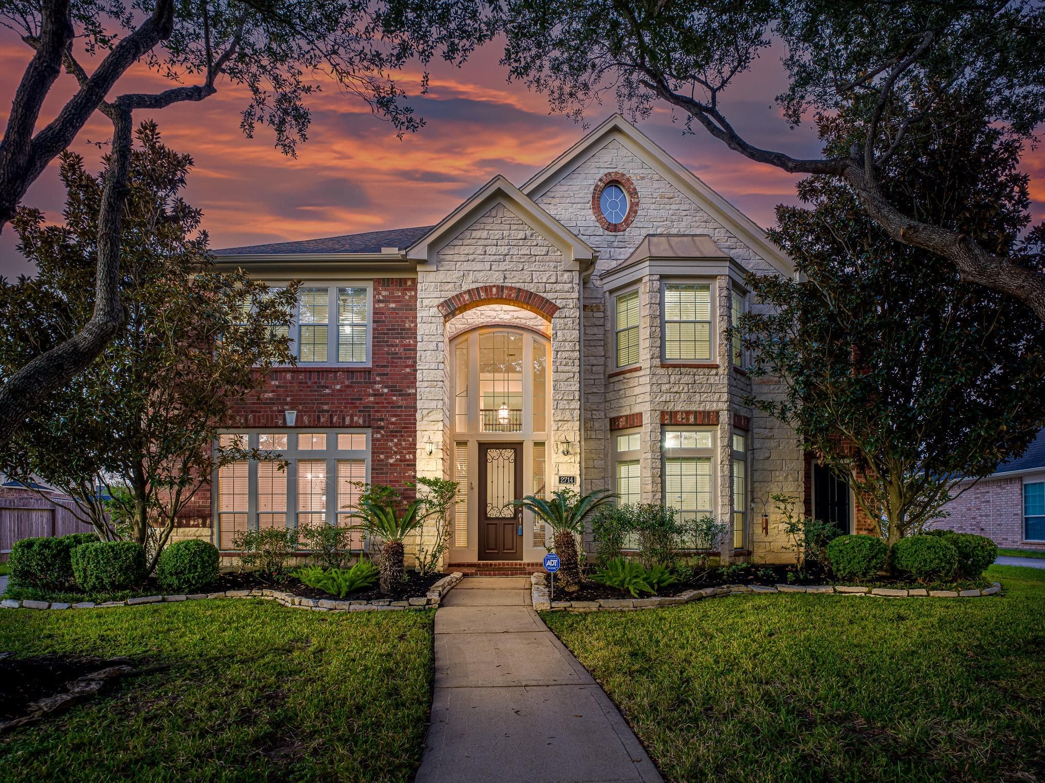 2714 Misty River Ln