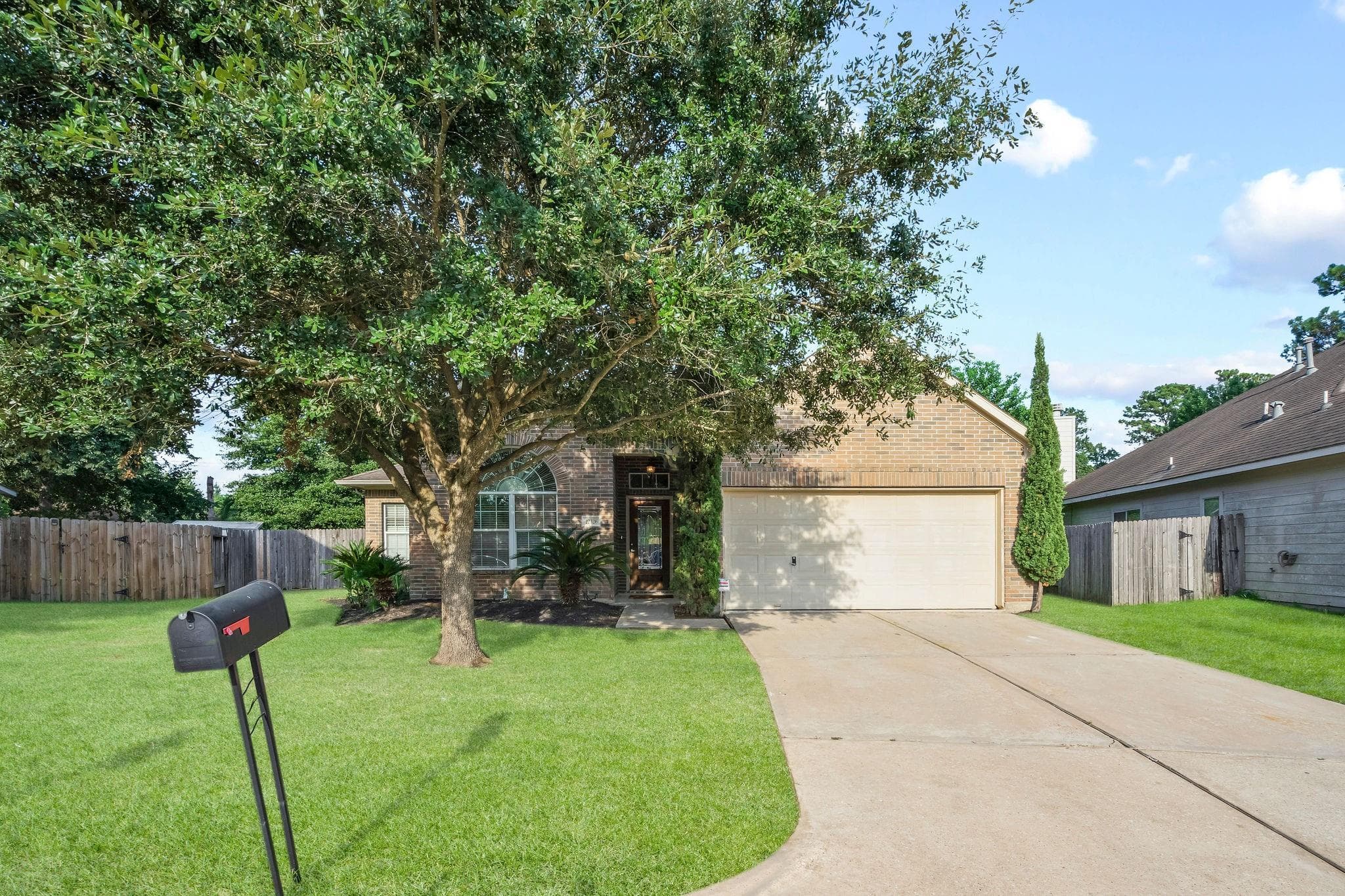22326 E Daniel Oak Cir