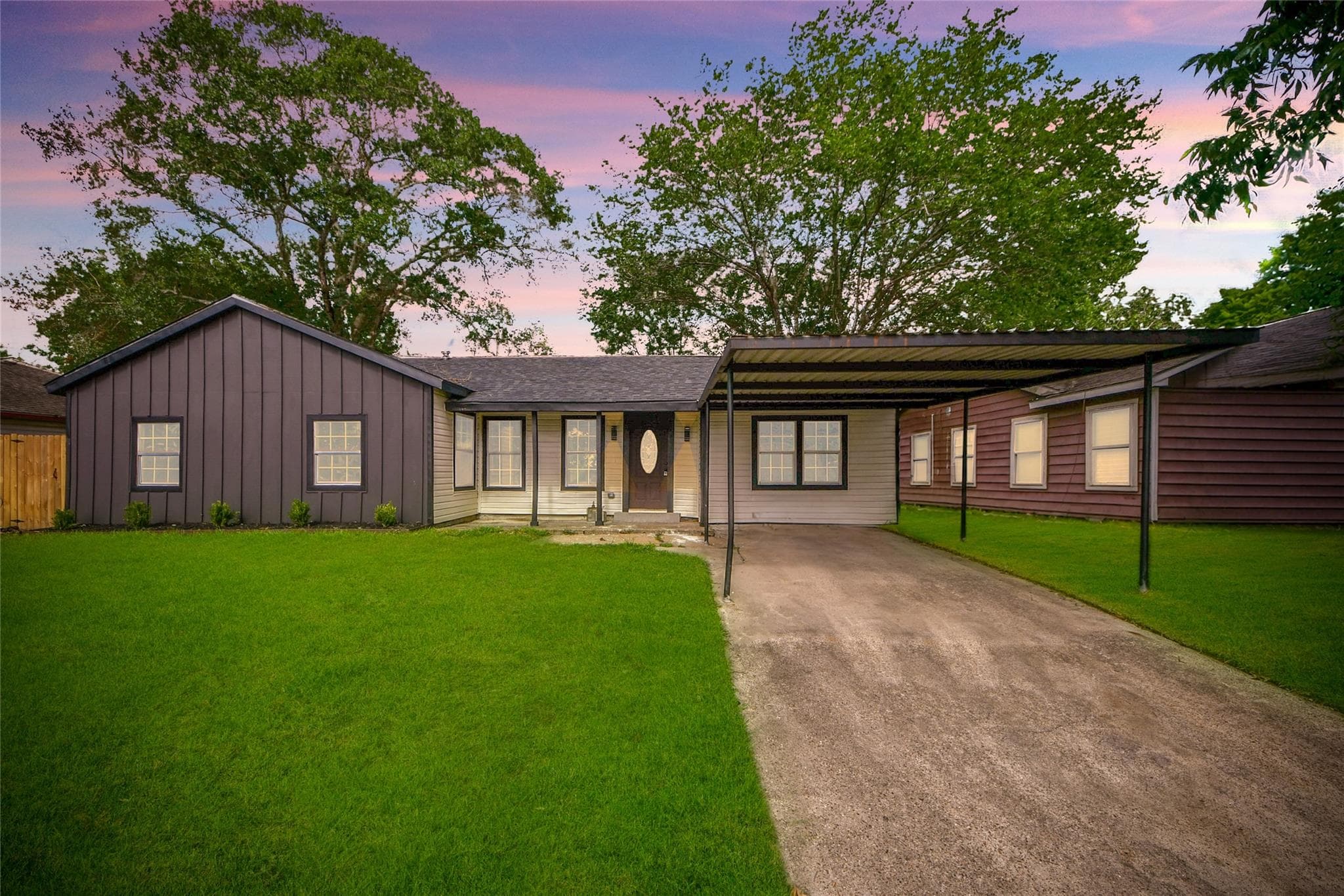 712 Mobile Dr