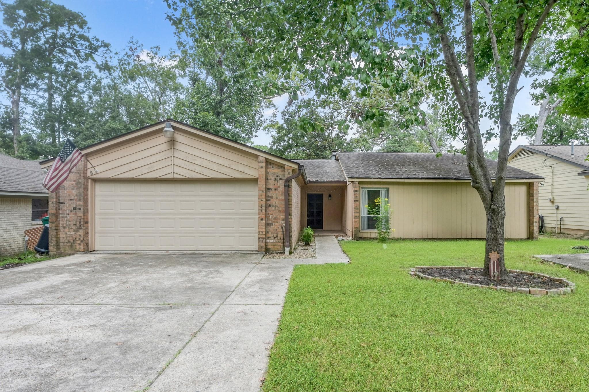 284 Colonial Ct