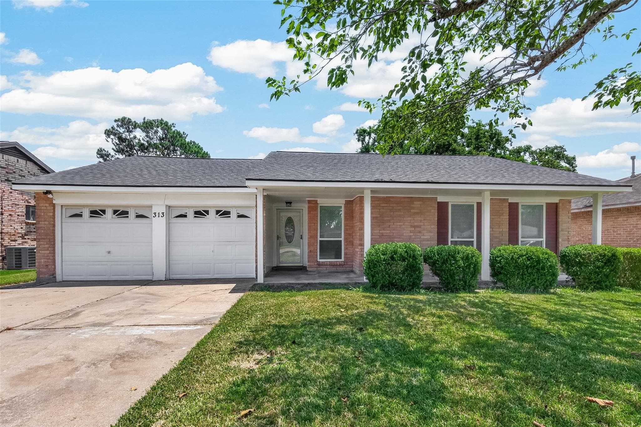 313 Stratmore Dr