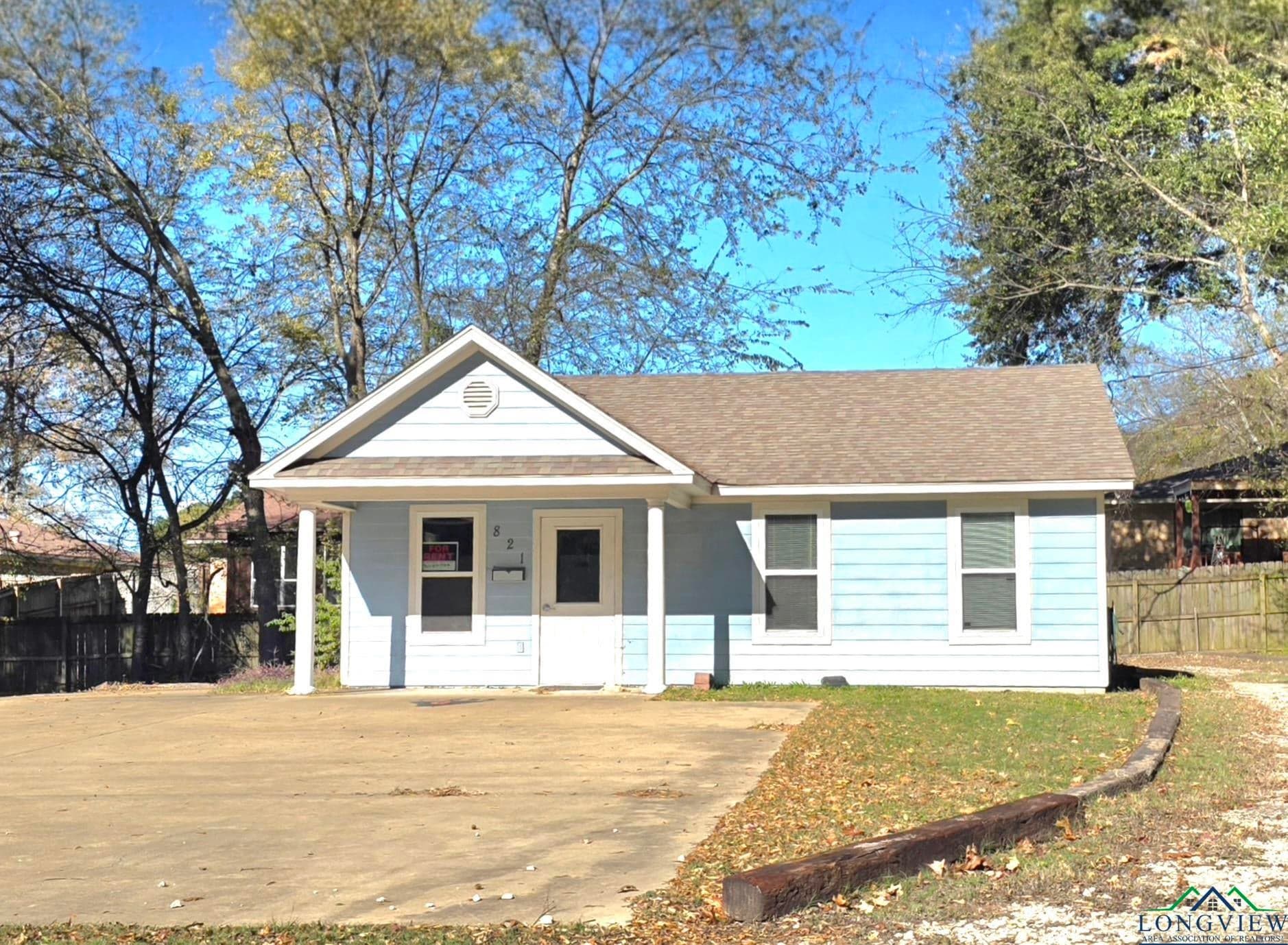 821 N Main St
