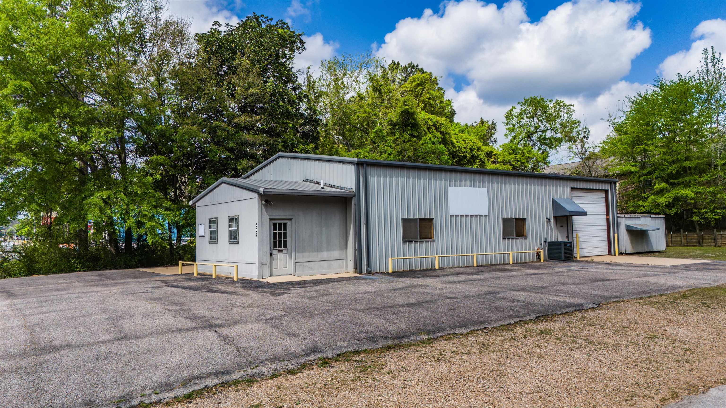 307 E Main St