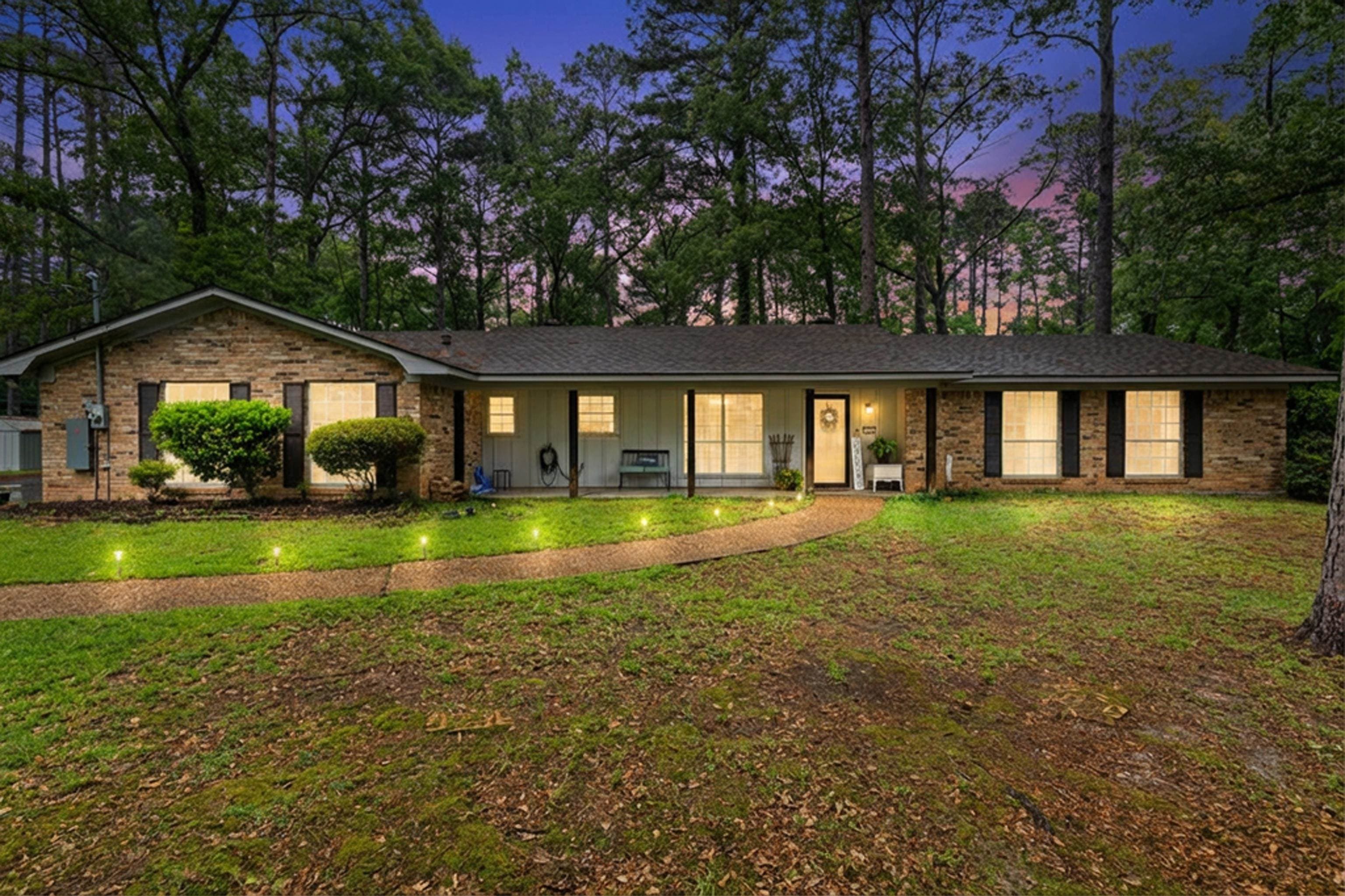 306 Cedar Cir