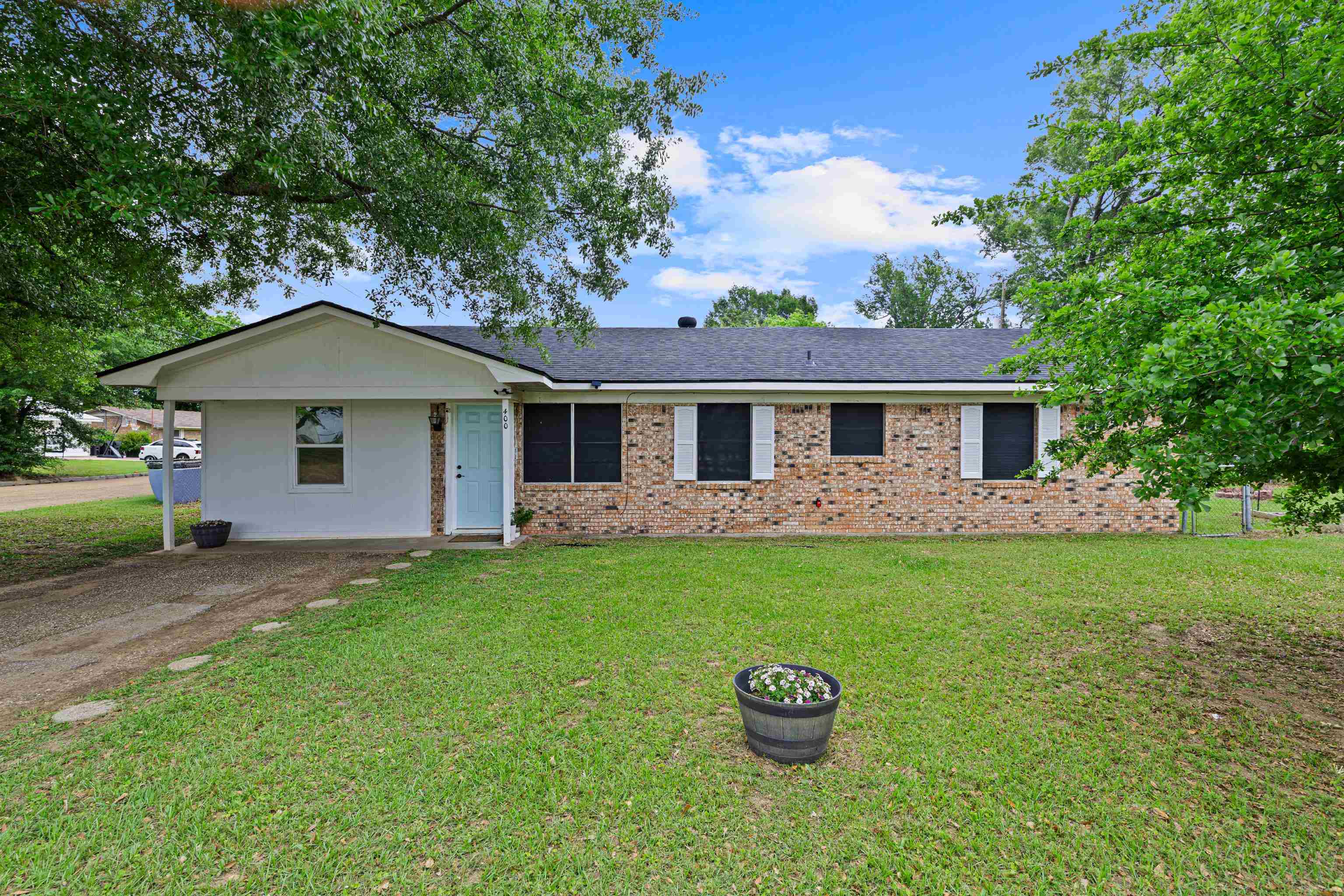 400 Conroe St