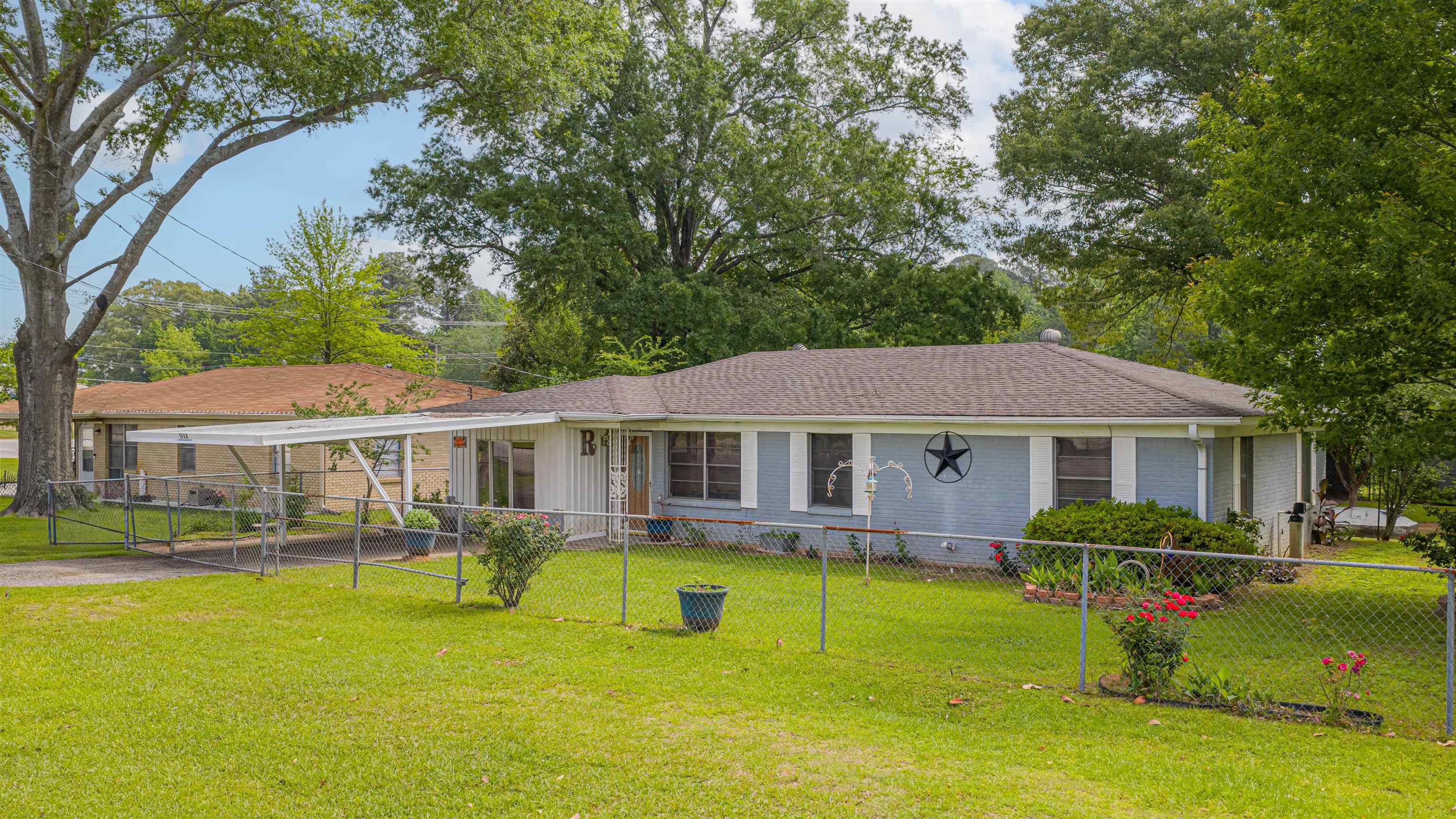 1504 Scenic Dr