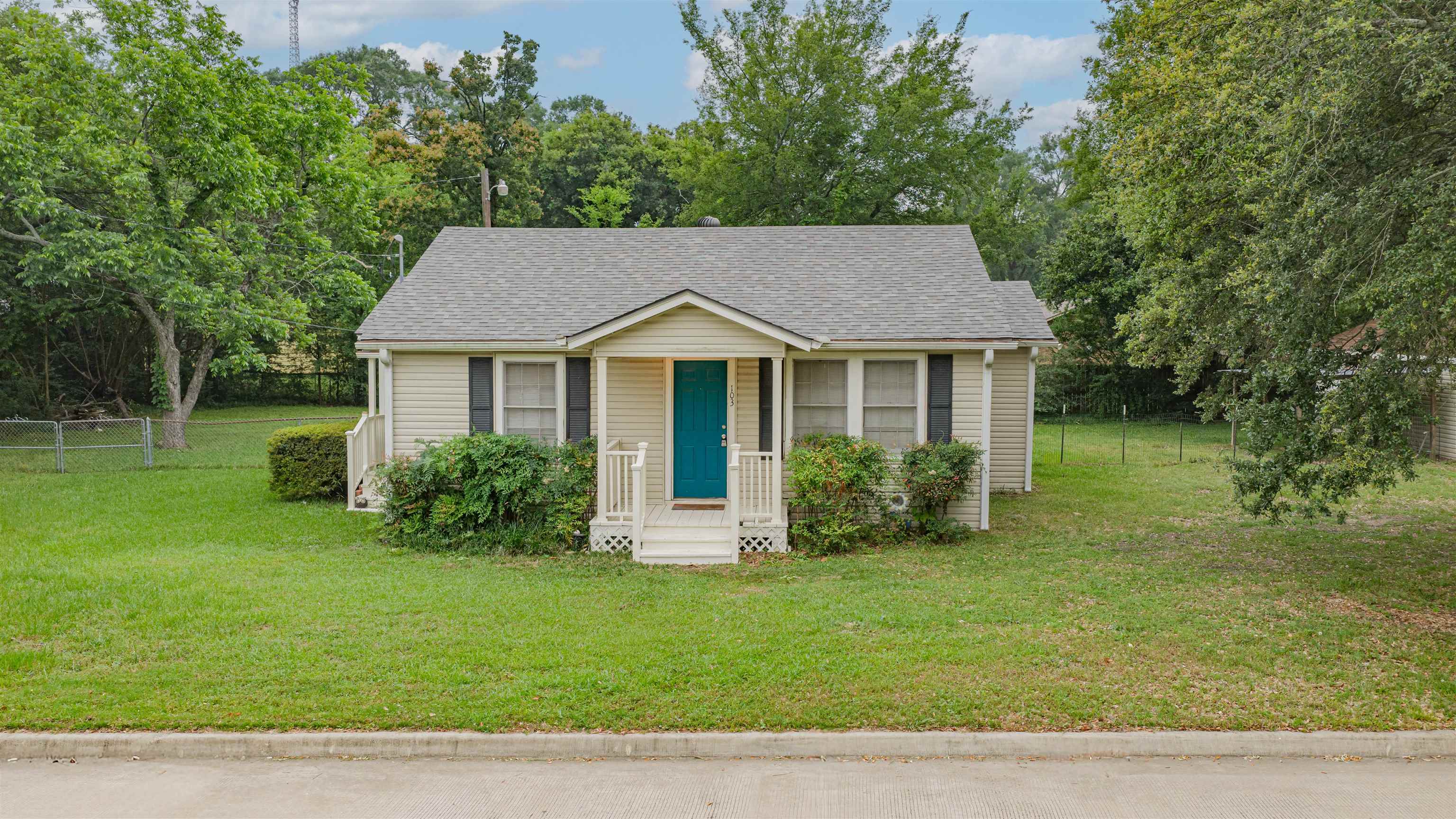 103 Fenton Rd