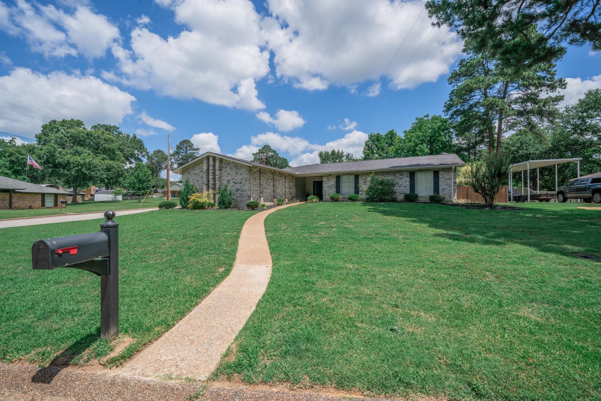 317 E Robinwood Dr