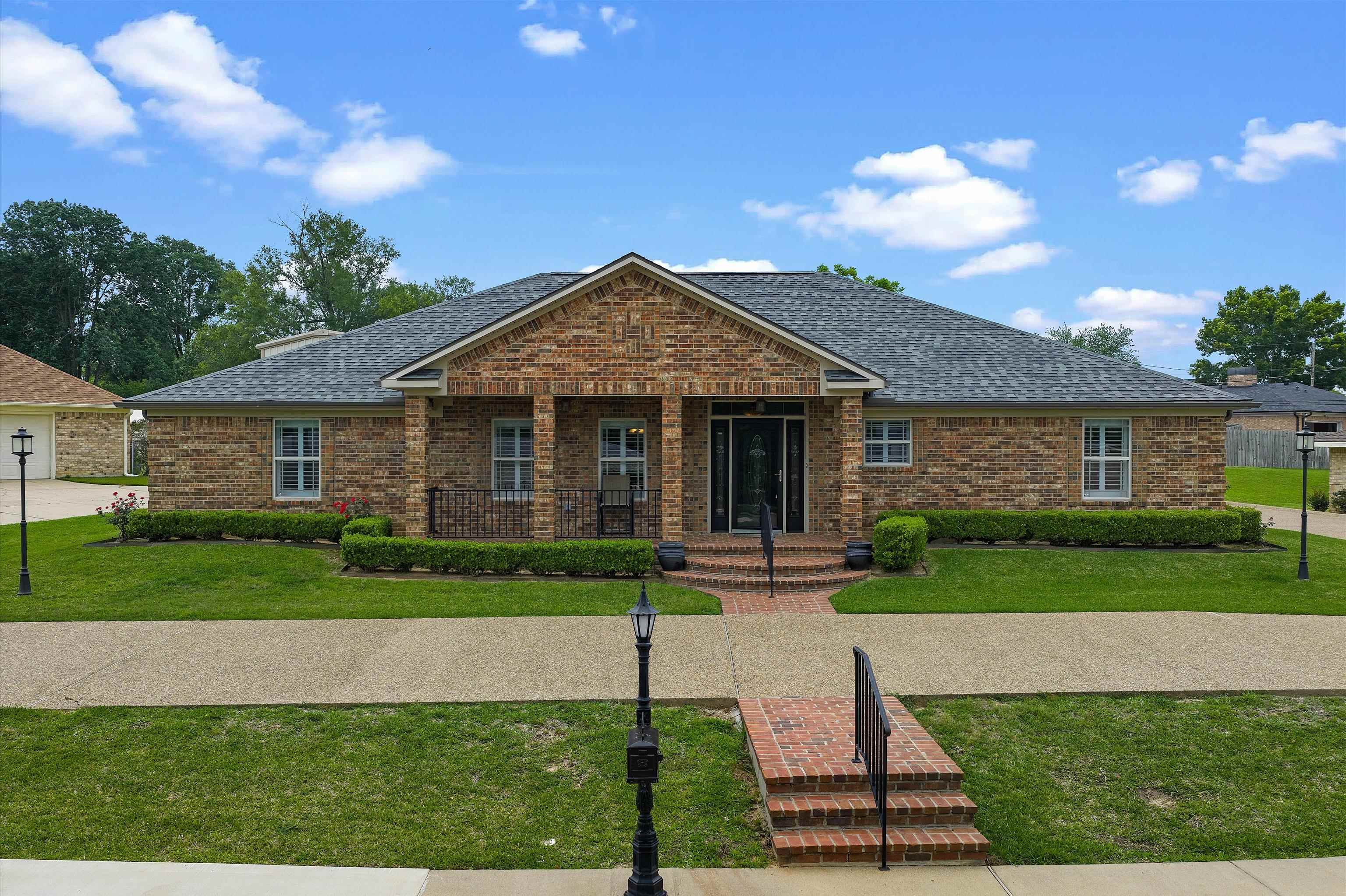 1413 Shawnee Trl