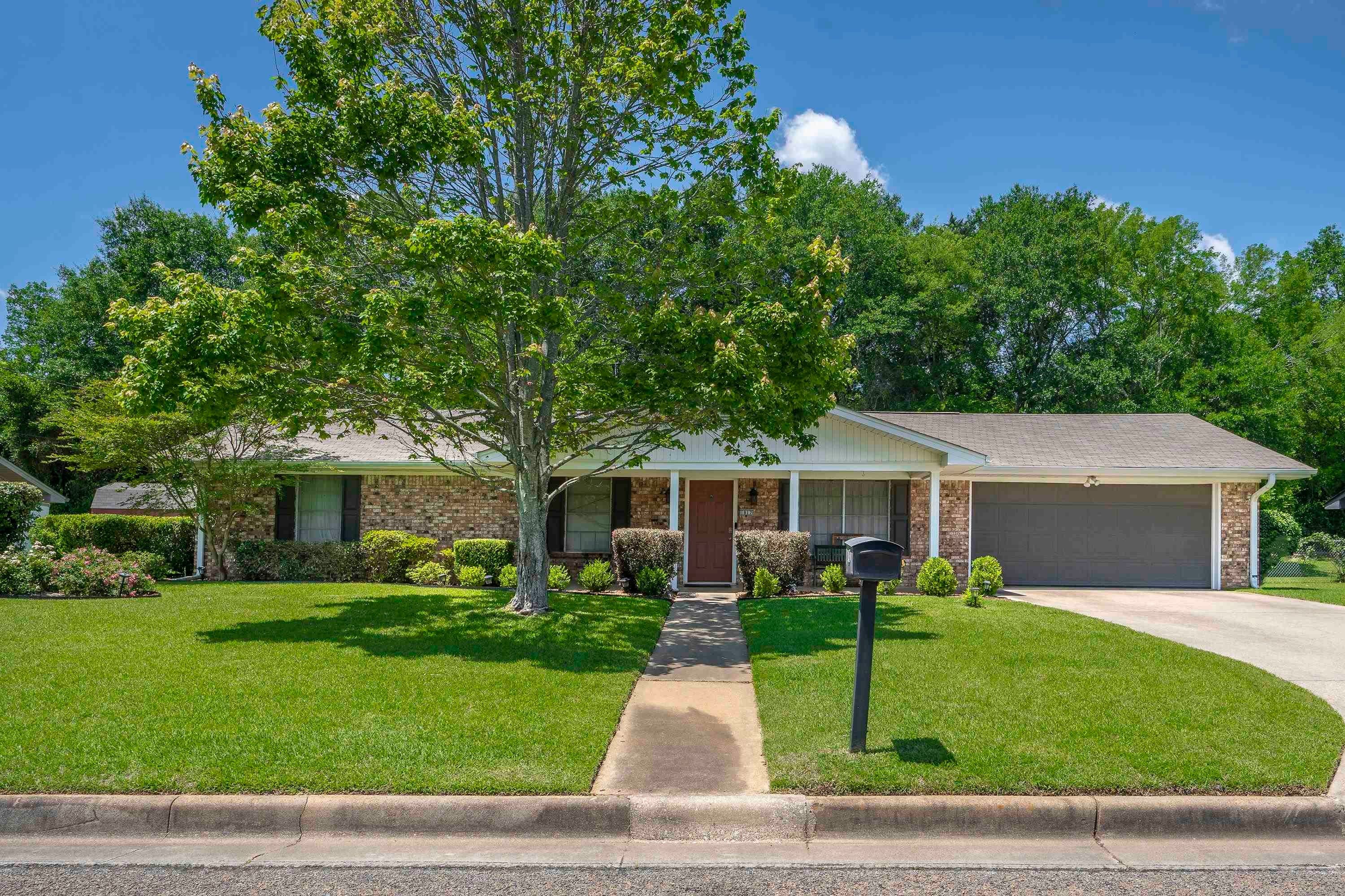 1817 Beth Dr