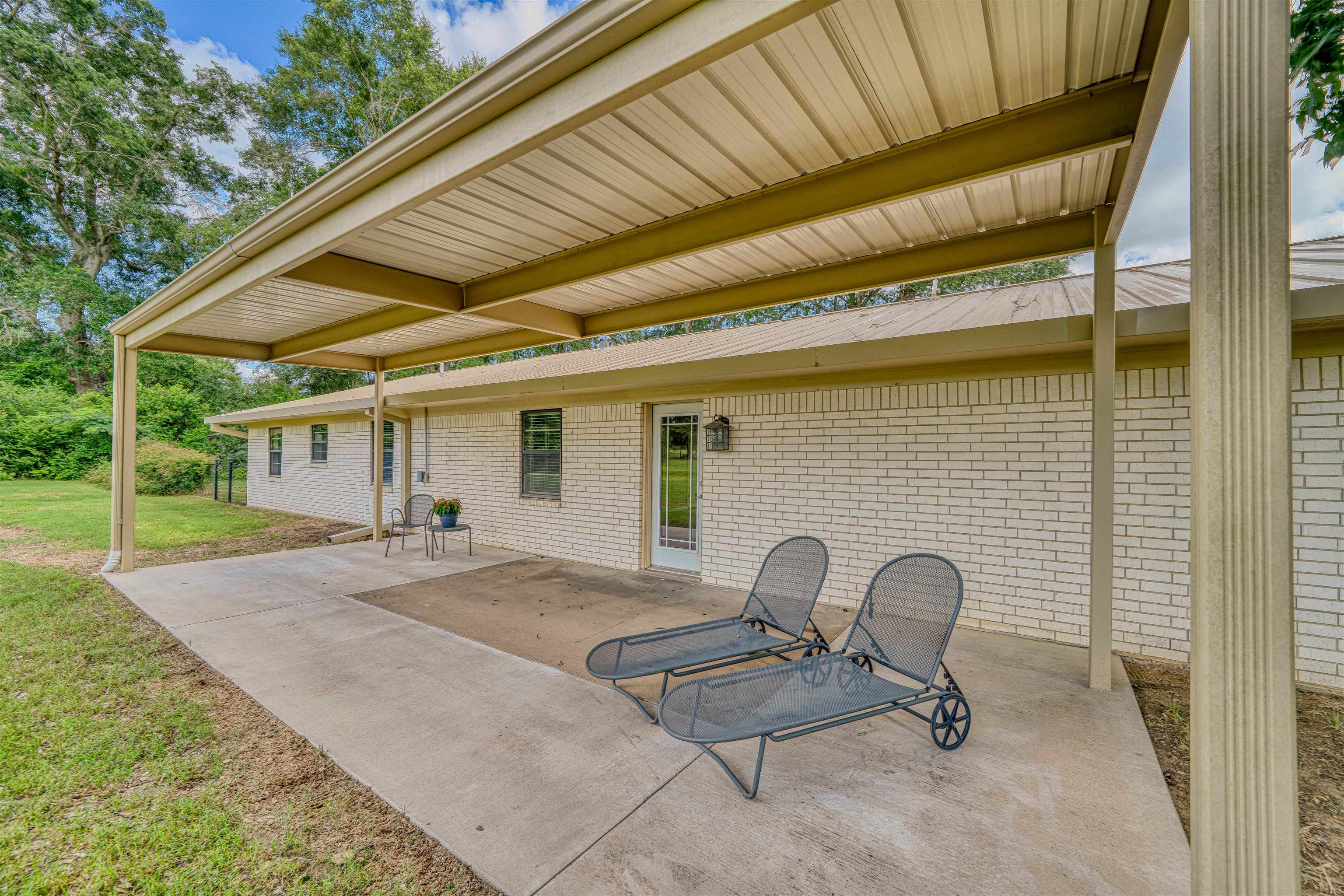 3347 Smelley Rd