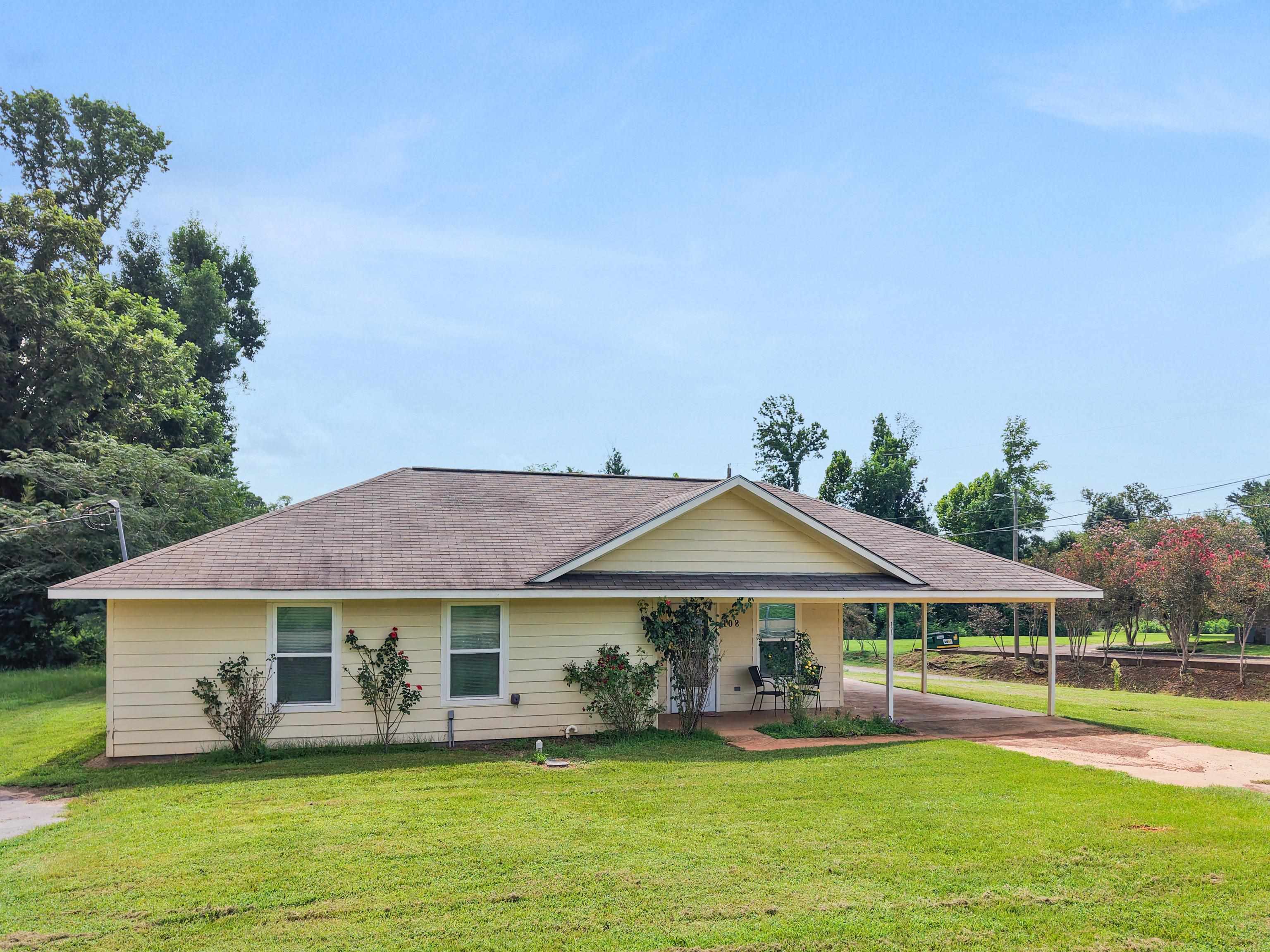 108 N Pecan