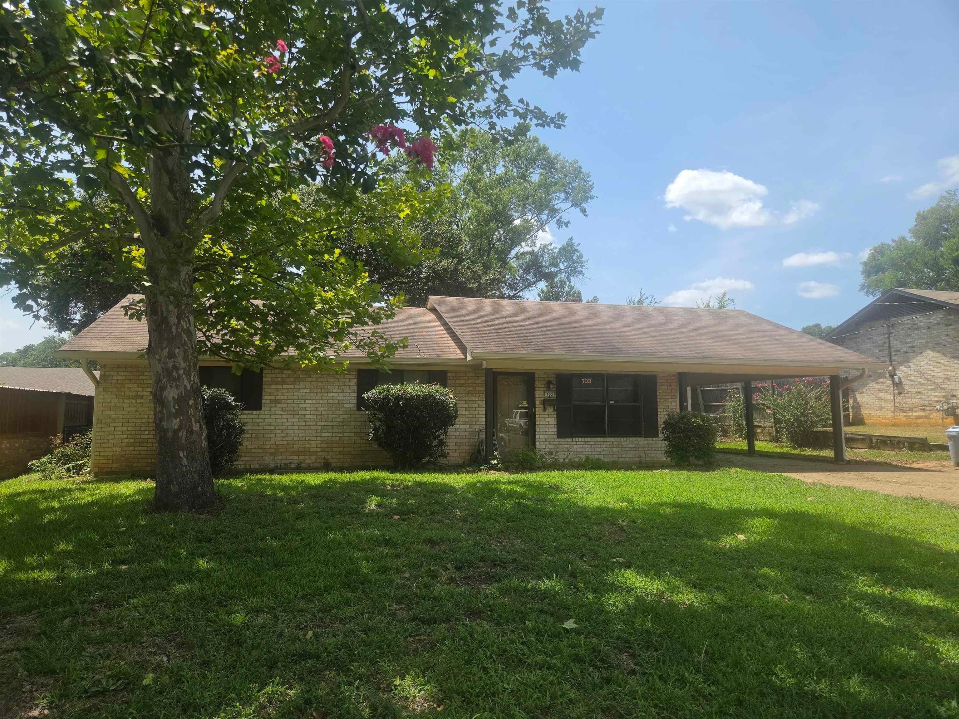 703 Melinda Ln
