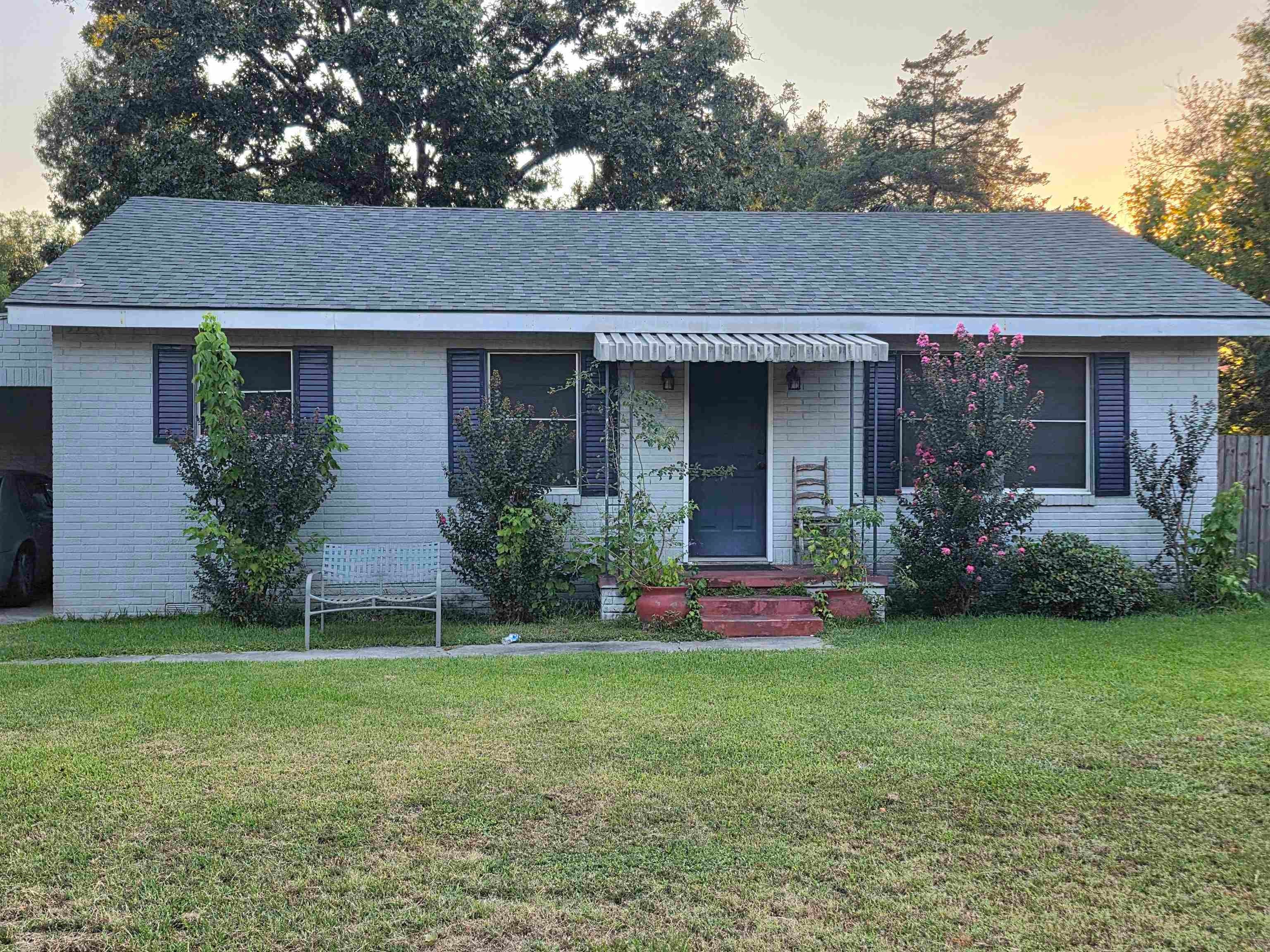 2103 Pine Tree Rd