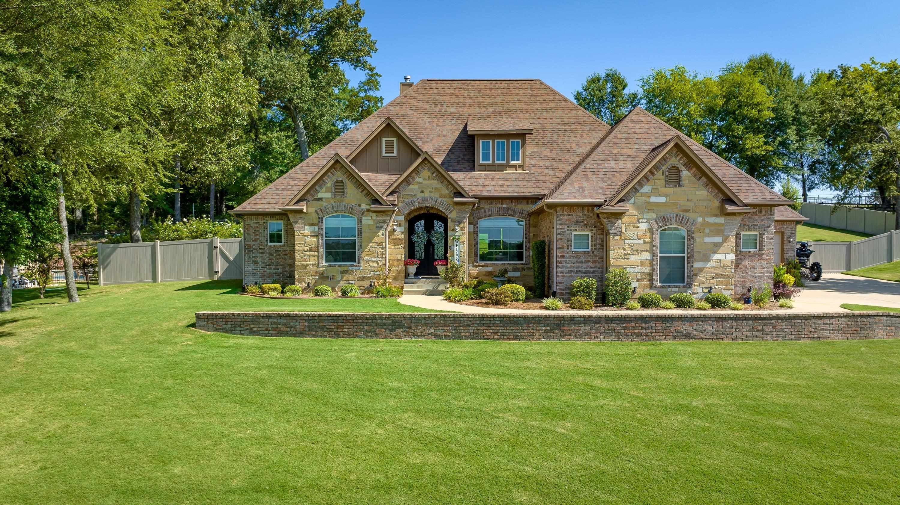 190 Lacebark Ln