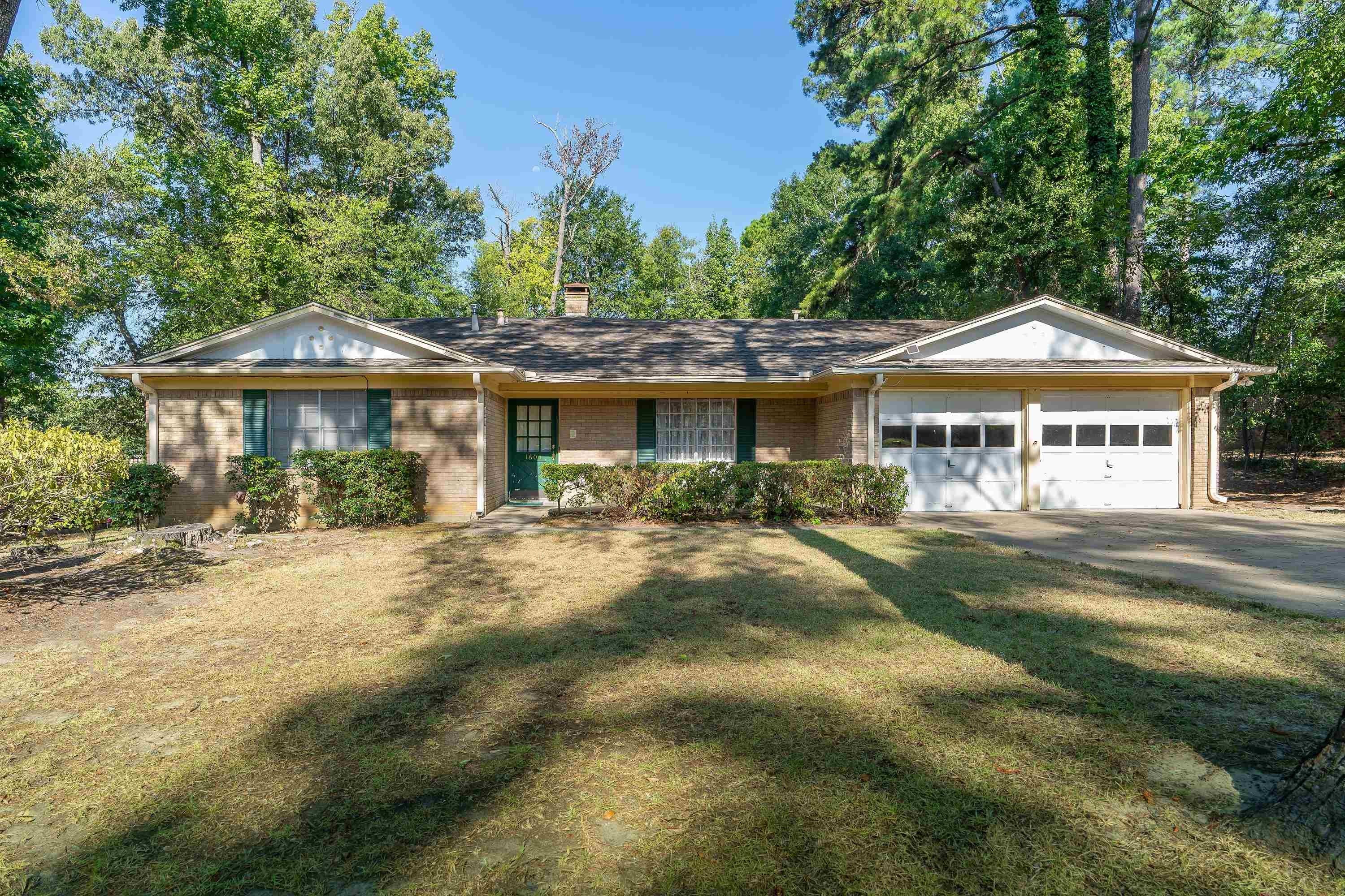 1605 Auburn Dr