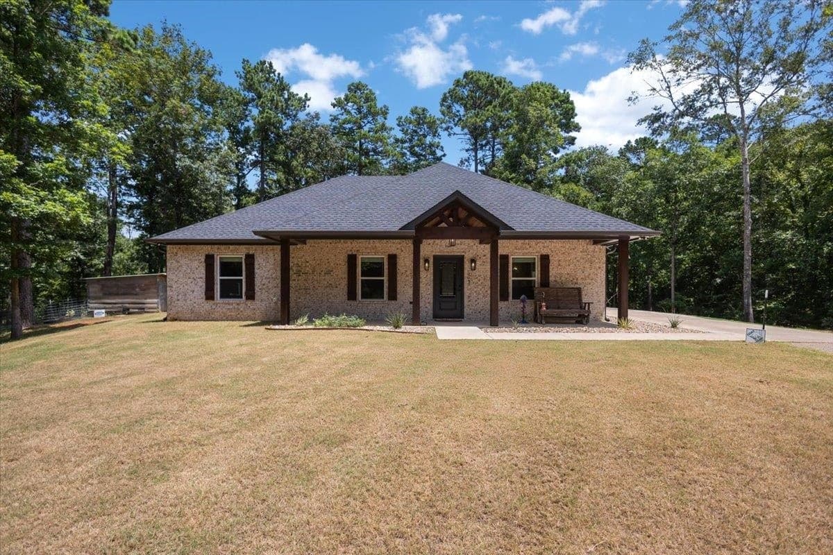 2868 E Loop 390 N
