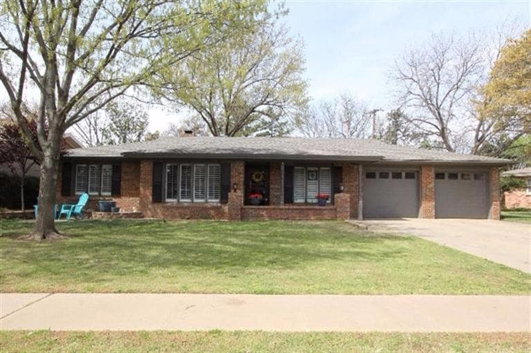 6216 Louisville Dr
