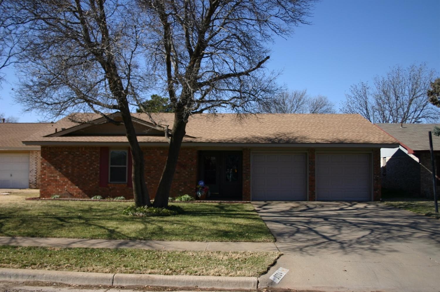 3704 Elmwood Ave