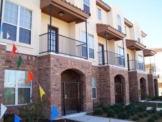 2101 Main St Apt 1