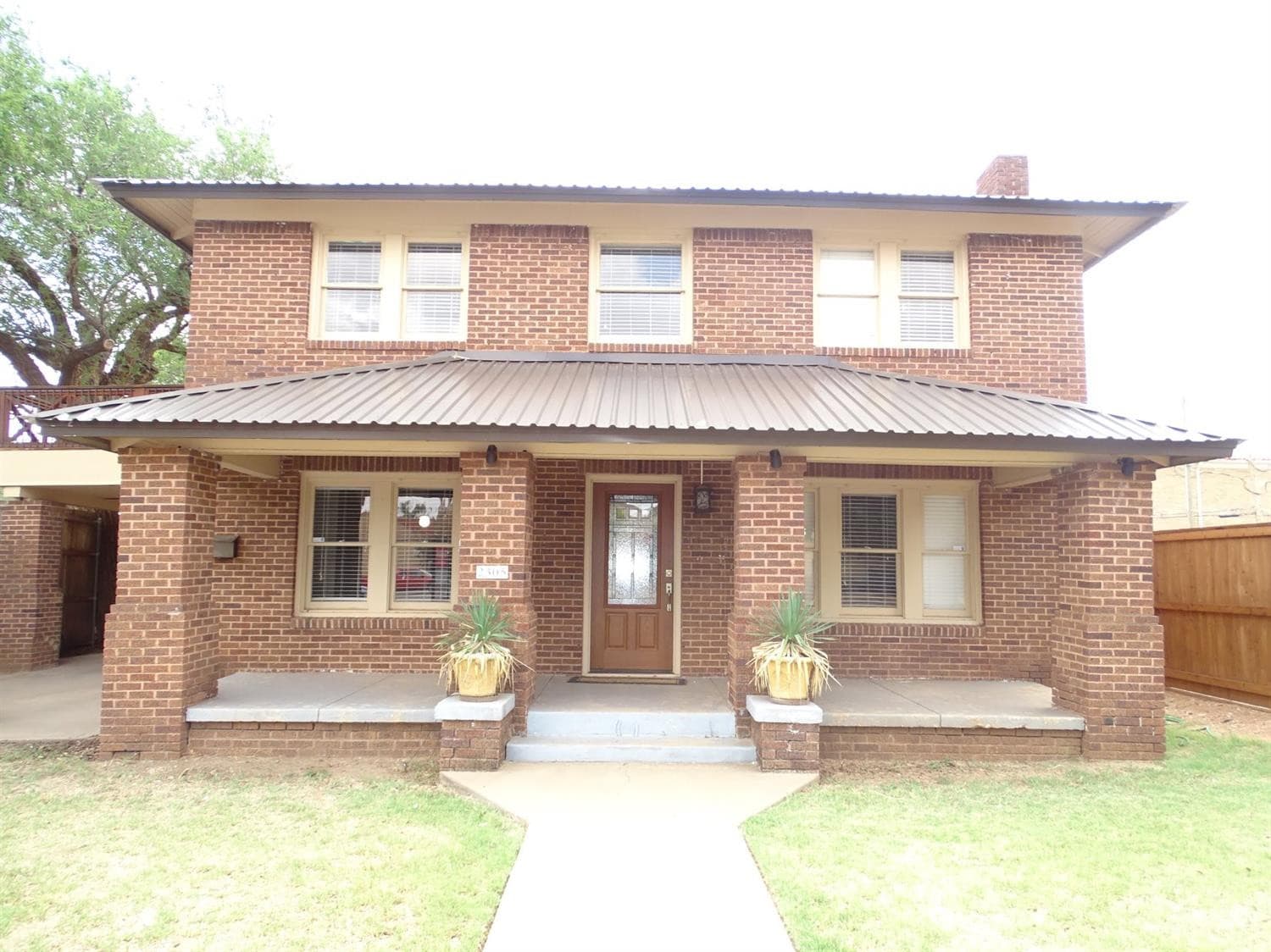 2305 Broadway