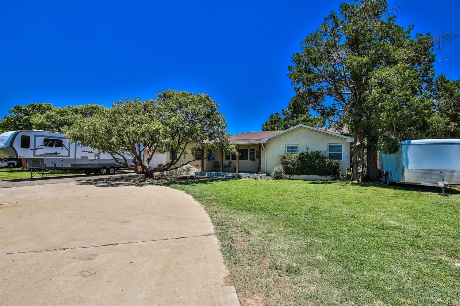 513 Clubview Dr