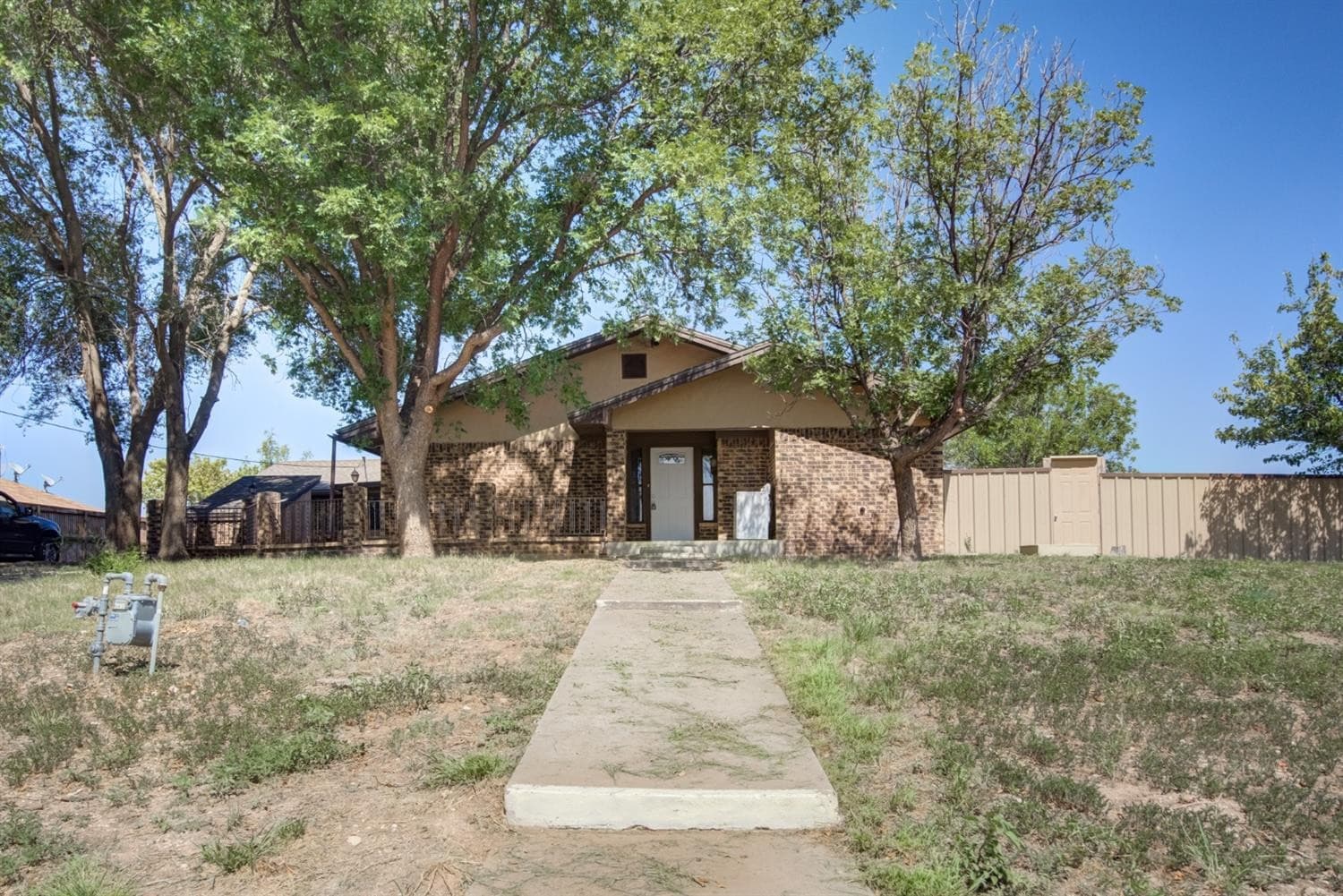 2808 Clemson Dr