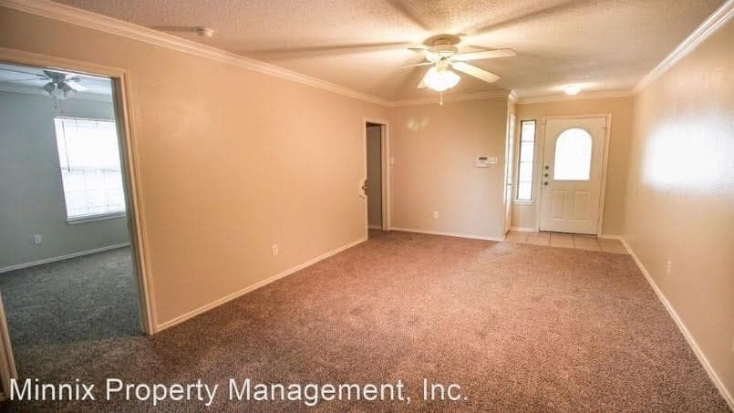 605 N Elkhart Ave