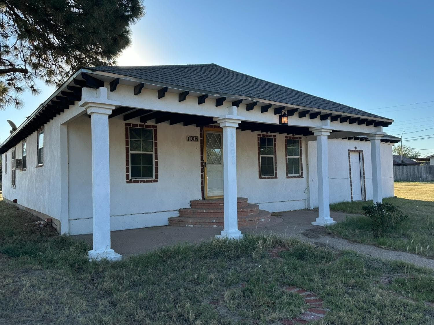 1008 Avenue H