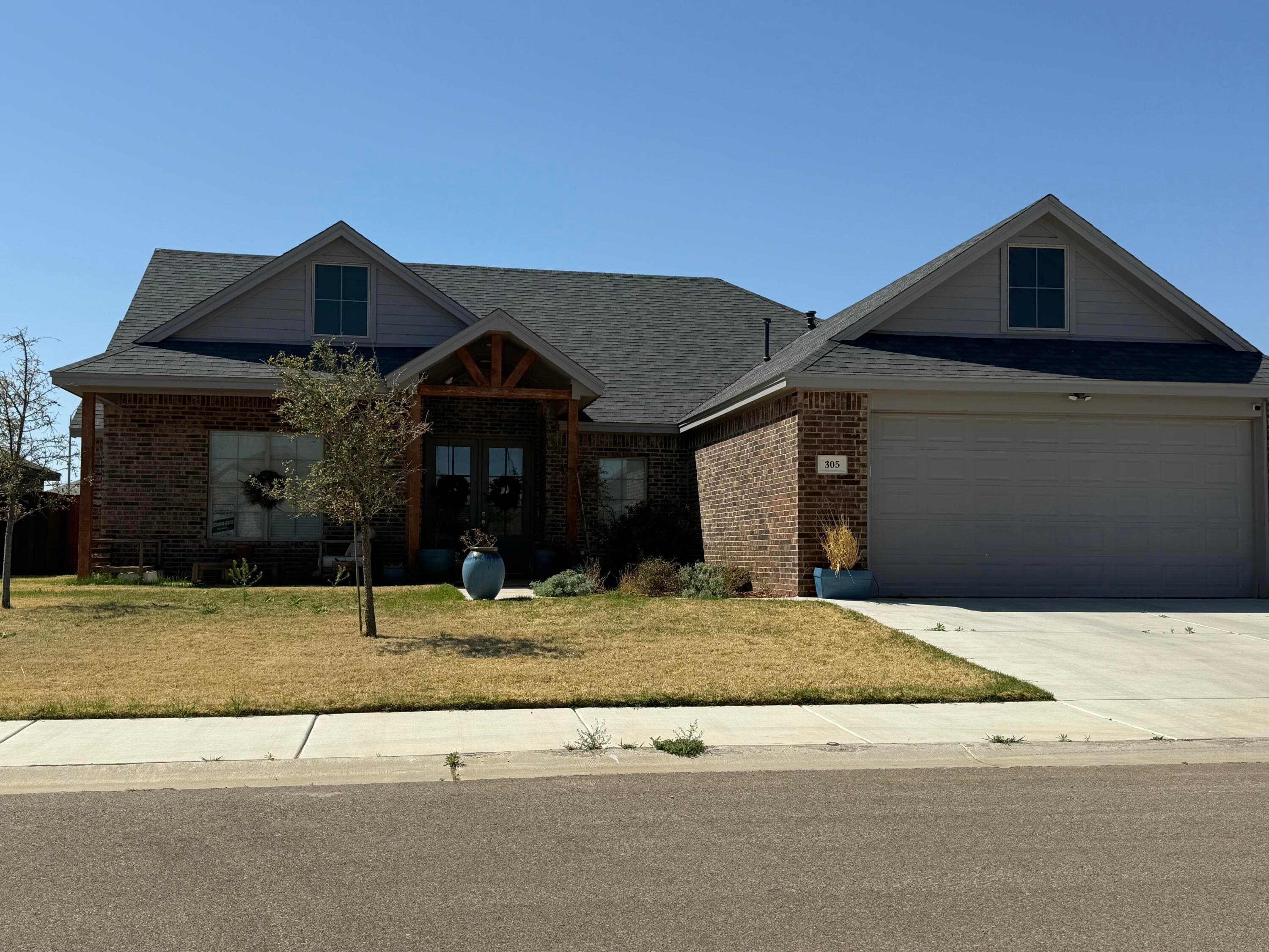 305 Cowboy Ln
