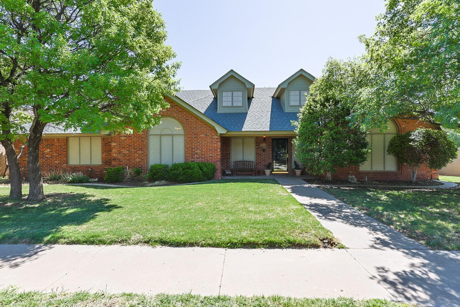 9613 Vicksburg Ave