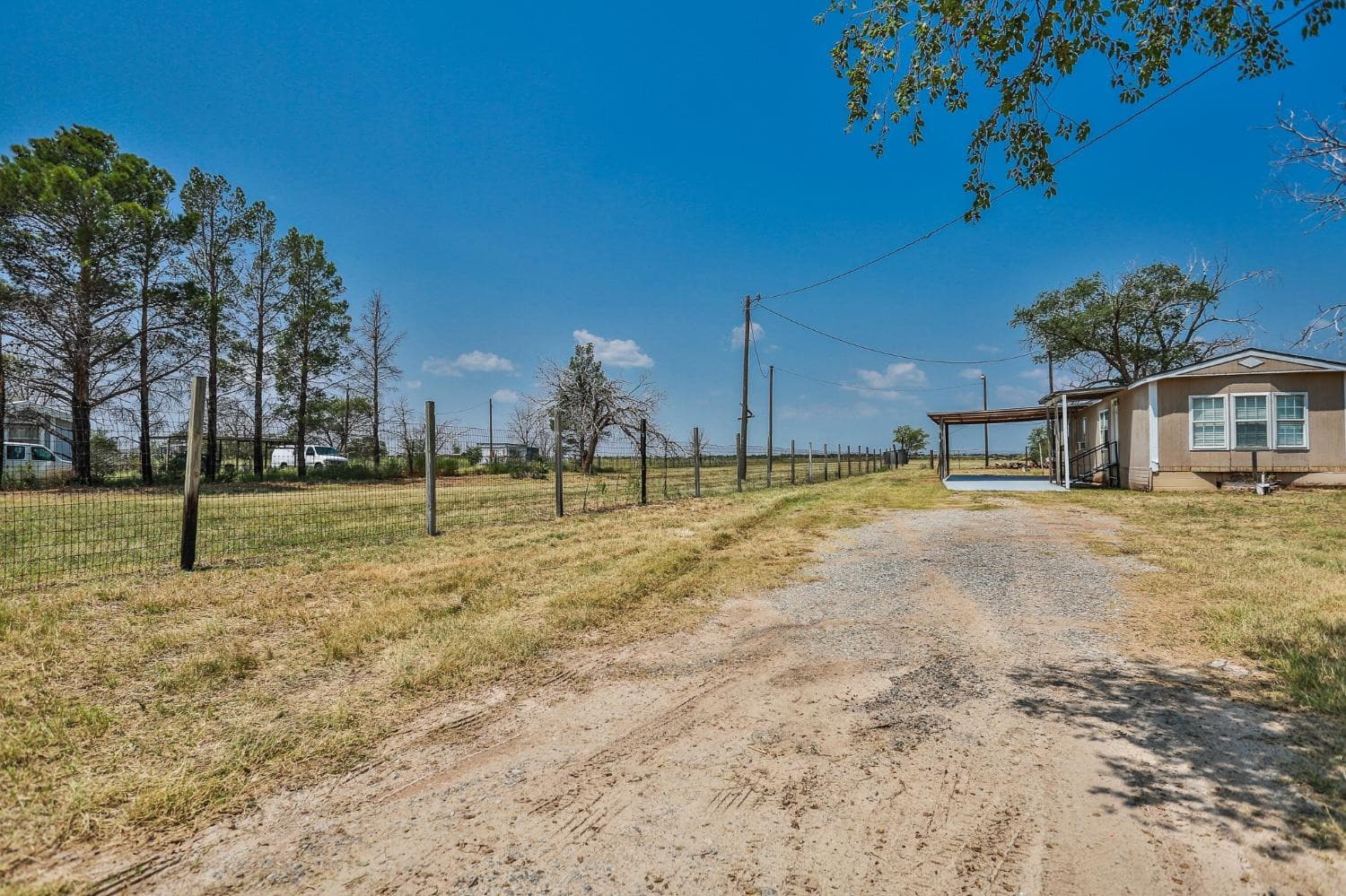 221 N County Road 2850